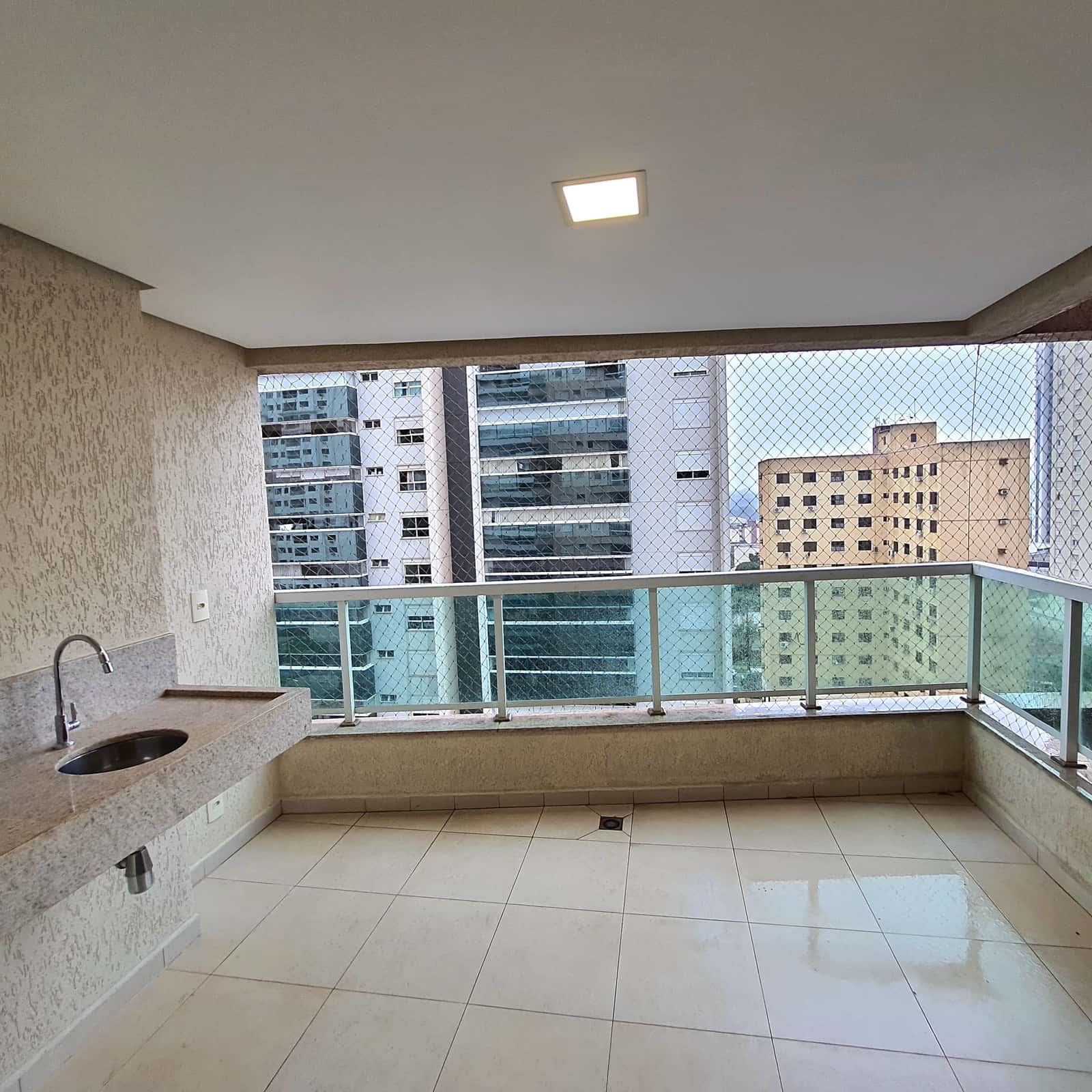 Apartamento sofisticado no Alto da Glória | 98m² | 4 quartos com home office.