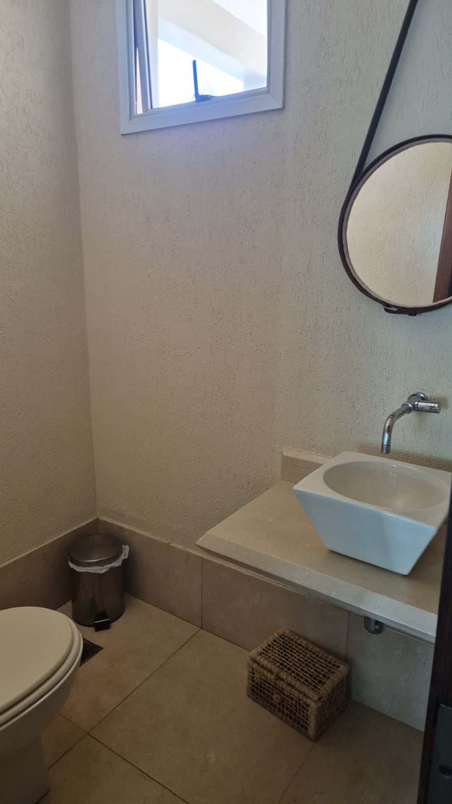 Exclusiva Casa de esquina no Condomínio Granville 4 quartos 1 suíte master