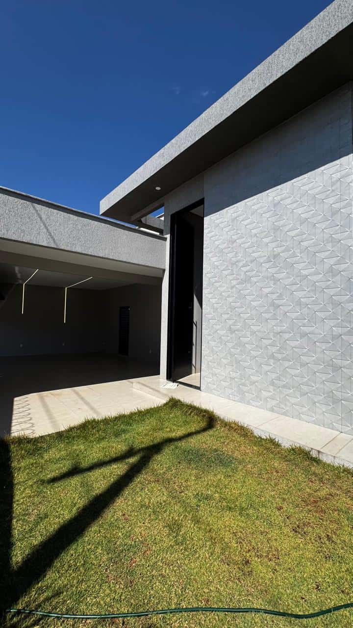 🏡 Casa Nova Alto Padrão – Setor dos Funcionários