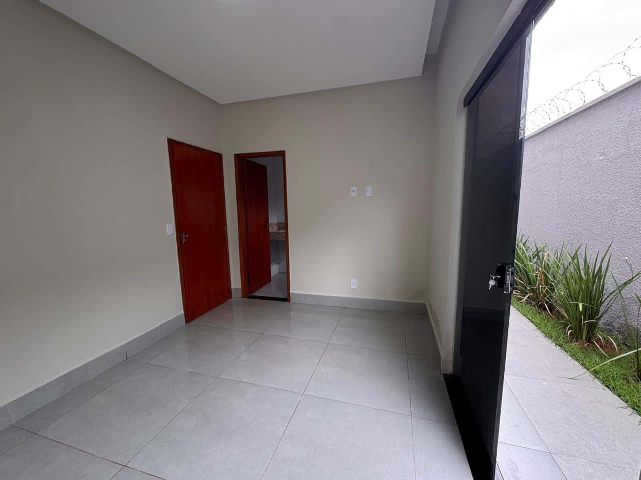 LINDA CASA NO SETOR MONTE AZUL - SENADOR CANEDO