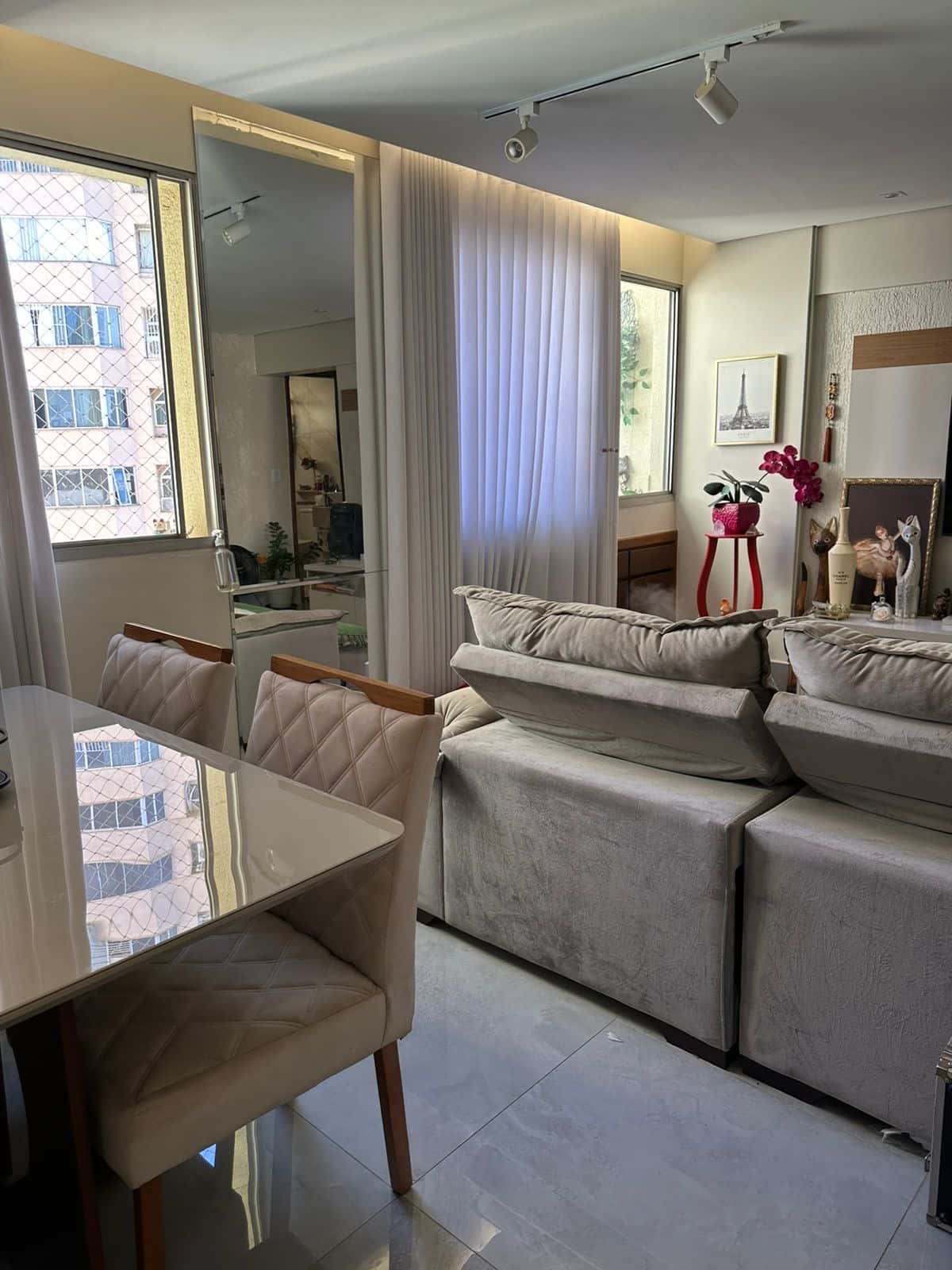 Apartamento com vista livre no Setor Oeste  Com 118 metros com 3 quartos sendo 1 suite