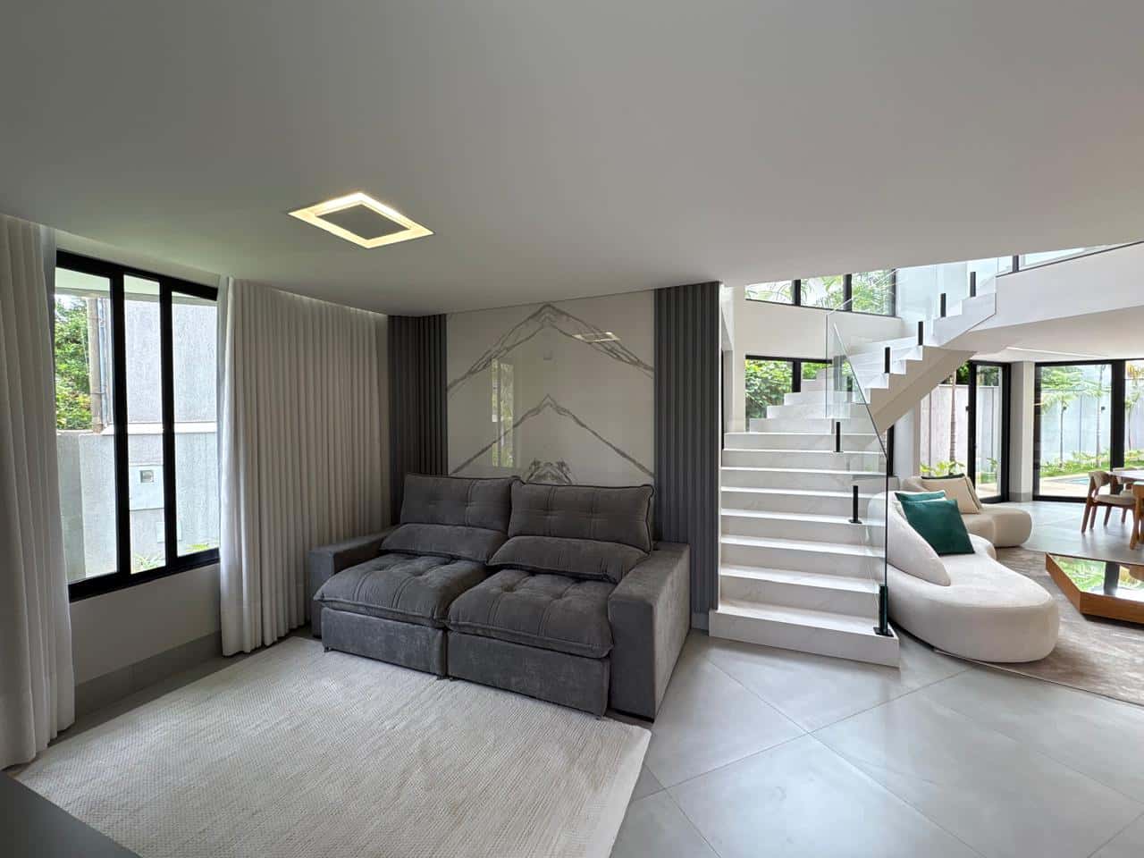 🏡 Sobrado Alto Padrão – Jardins Madri | Mobiliado