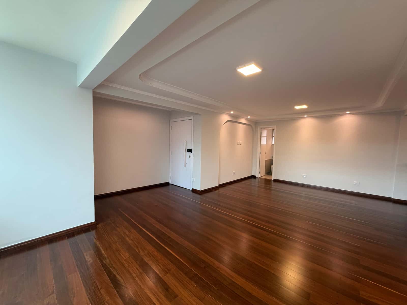 Apartamento Setor OESTE  | 160m² | 3Q + Office | Nascente | Reforma completa