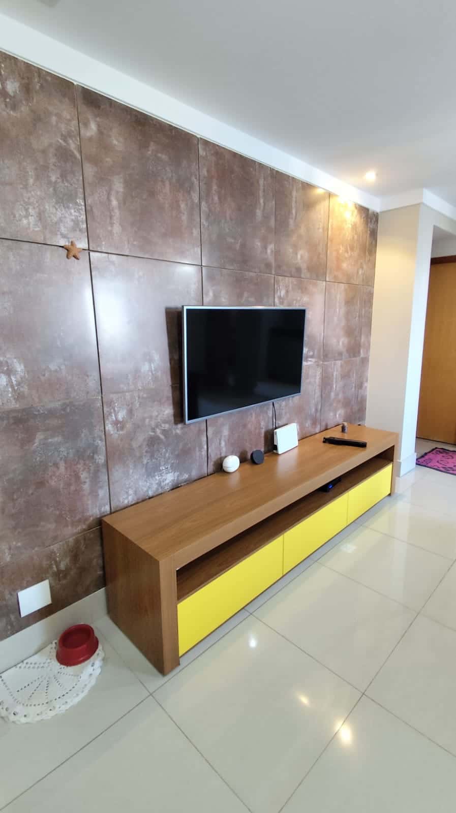 Like Bueno Apartamento com 95 mts  Com 3 suítes plenas com ar condicionado