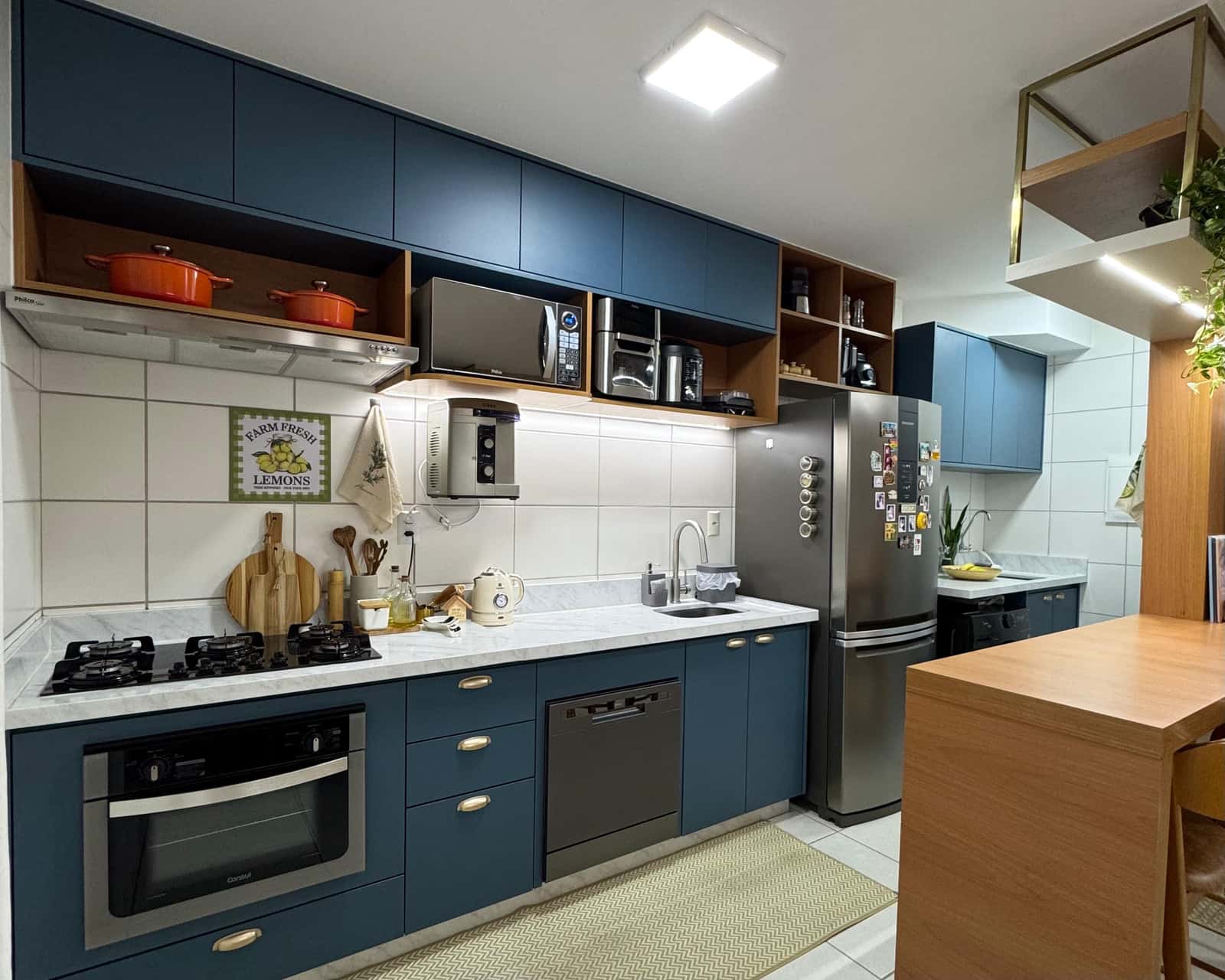 Apartamento moderno, com projeto de arquitetura e marcenaria planejada de alto padrão, em excelente estado de conservação, localizado no Parque Amazônia, uma das regiões que mais crescem e valorizam em Goiânia