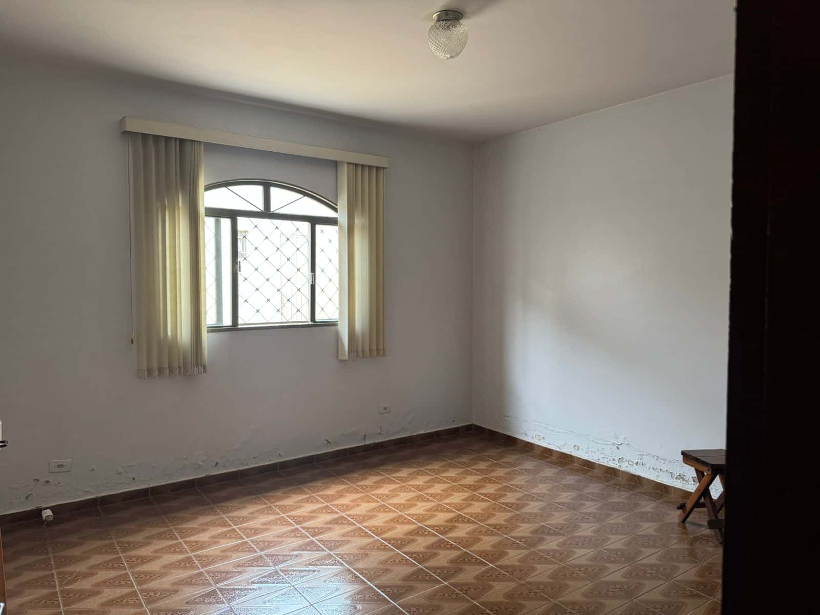 Casa com sala comercial no setor Pedro Ludovico