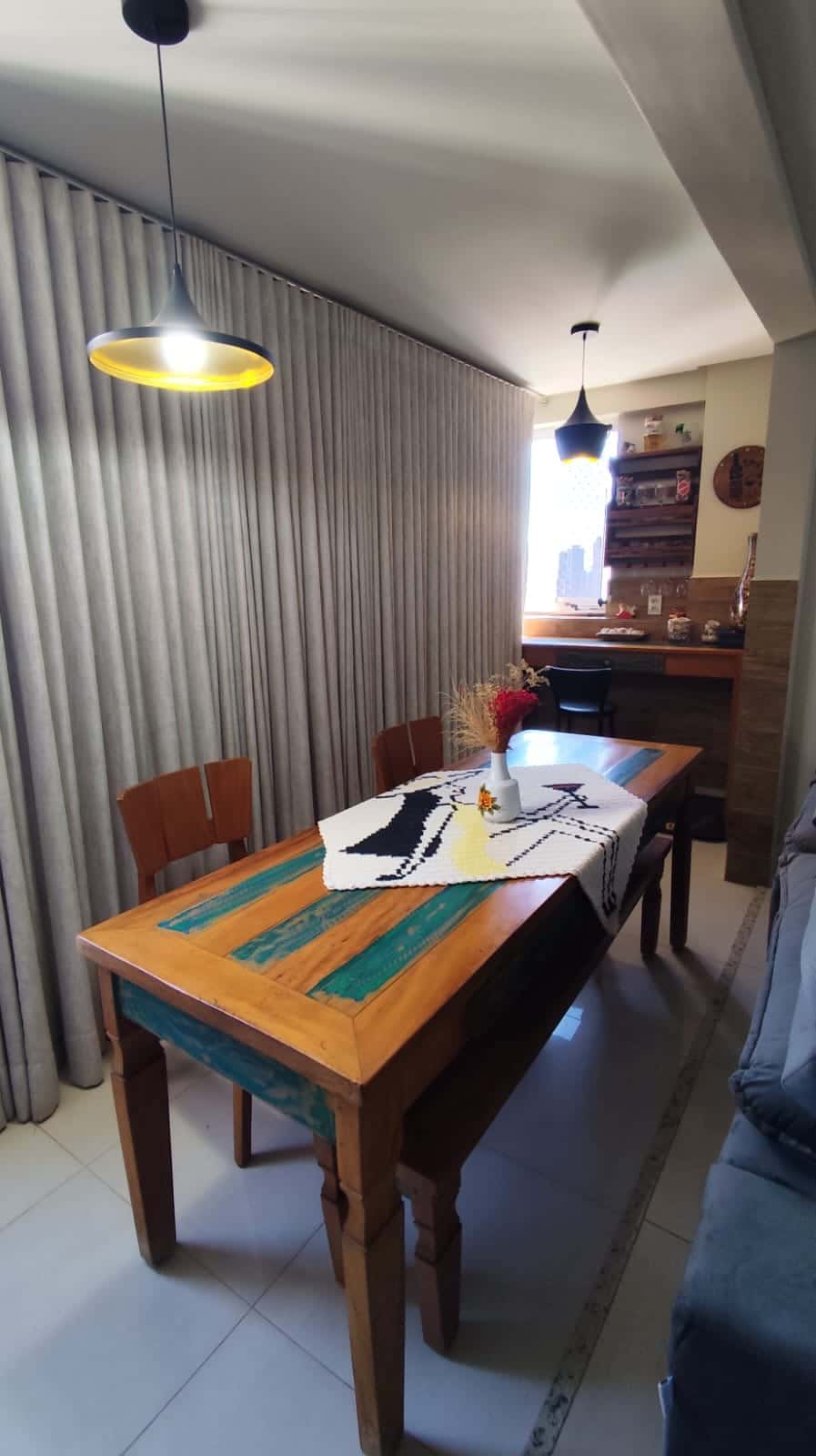 Like Bueno Apartamento com 95 mts  Com 3 suítes plenas com ar condicionado