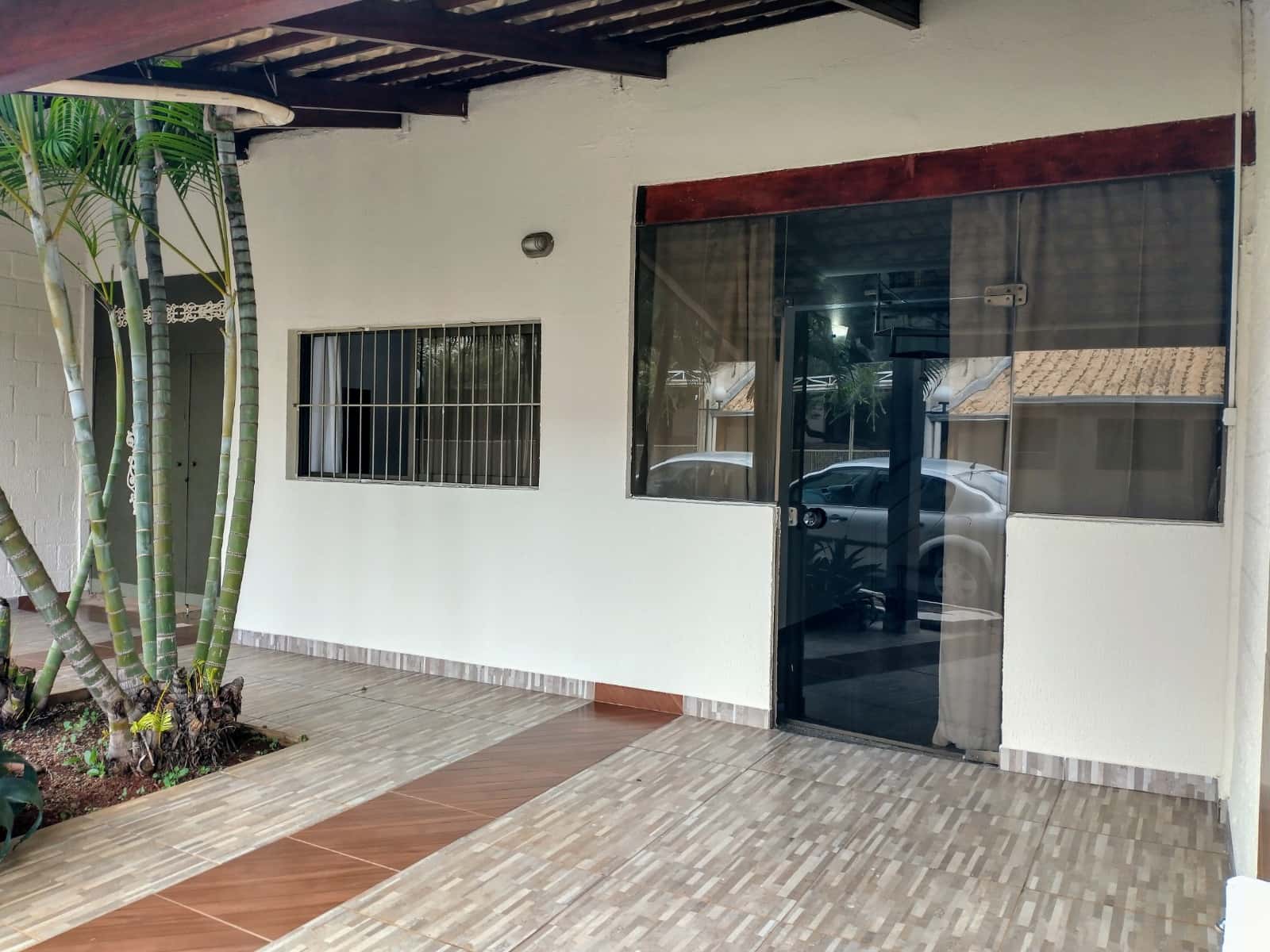 CASA EM CONDOMINIO FECHADO