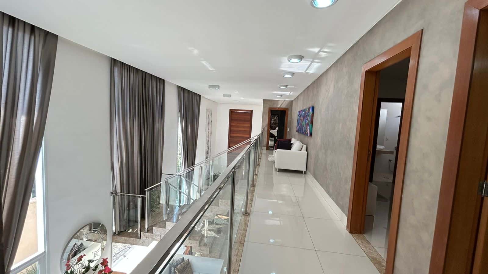 Sobrado de 4 suítes no Jardins Madri