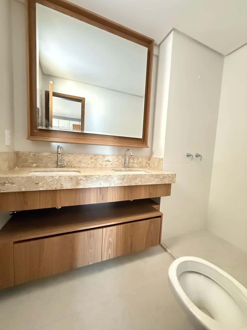 Apartamento novo com armários planejados, prédio com apenas 1 ano de entrega!