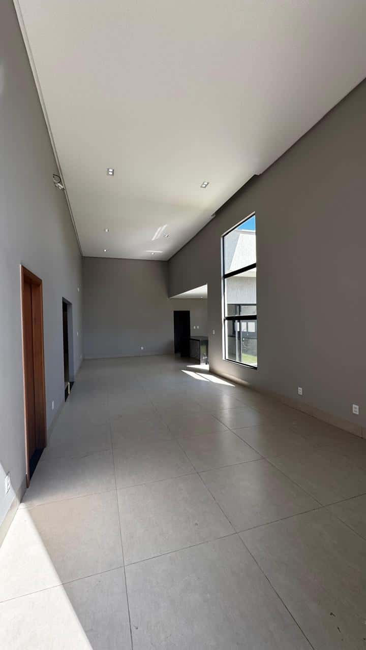 🏡 Casa Nova Alto Padrão – Setor dos Funcionários