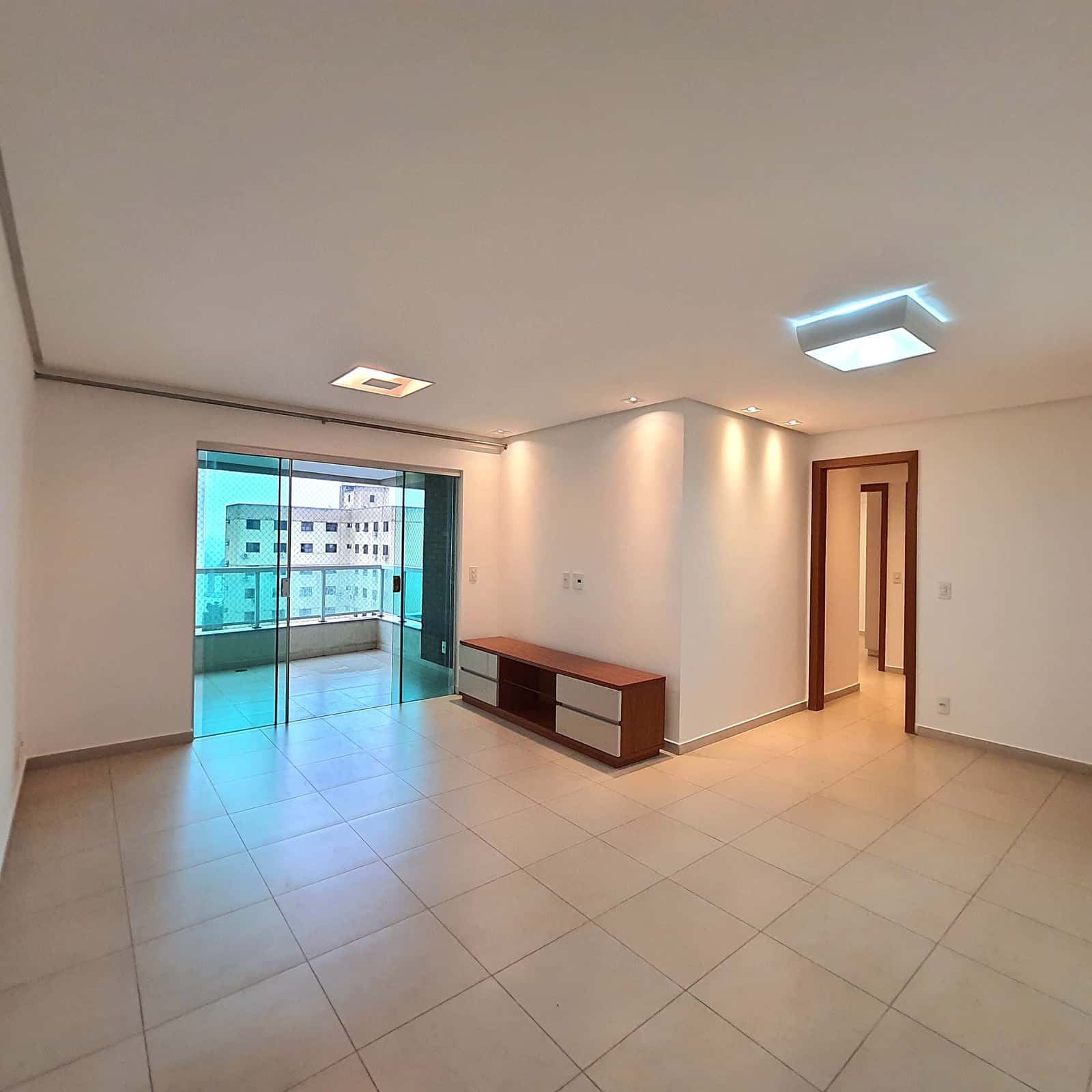 Apartamento sofisticado no Alto da Glória | 98m² | 4 quartos com home office.