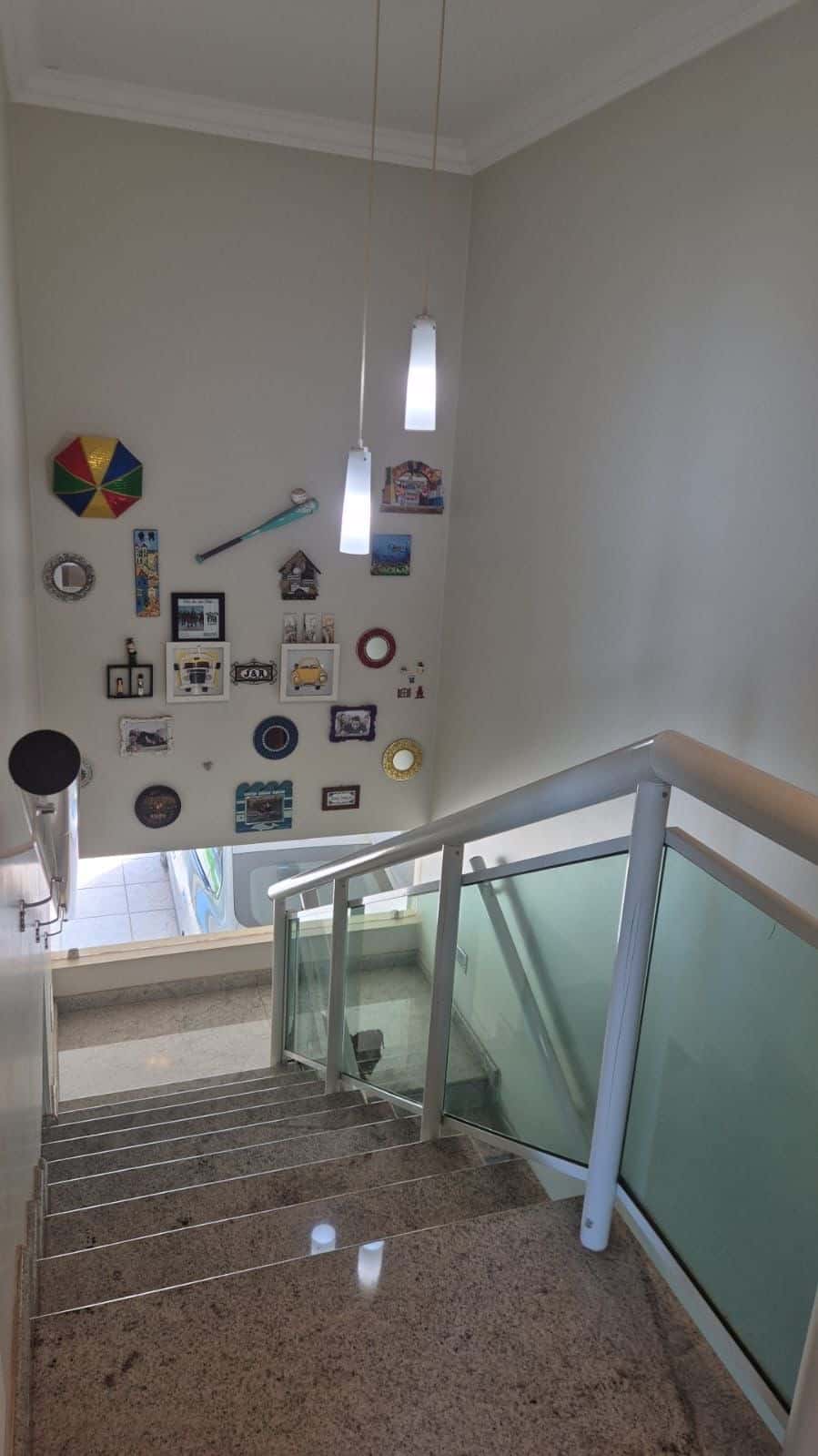 Exclusiva Casa de esquina no Condomínio Granville 4 quartos 1 suíte master