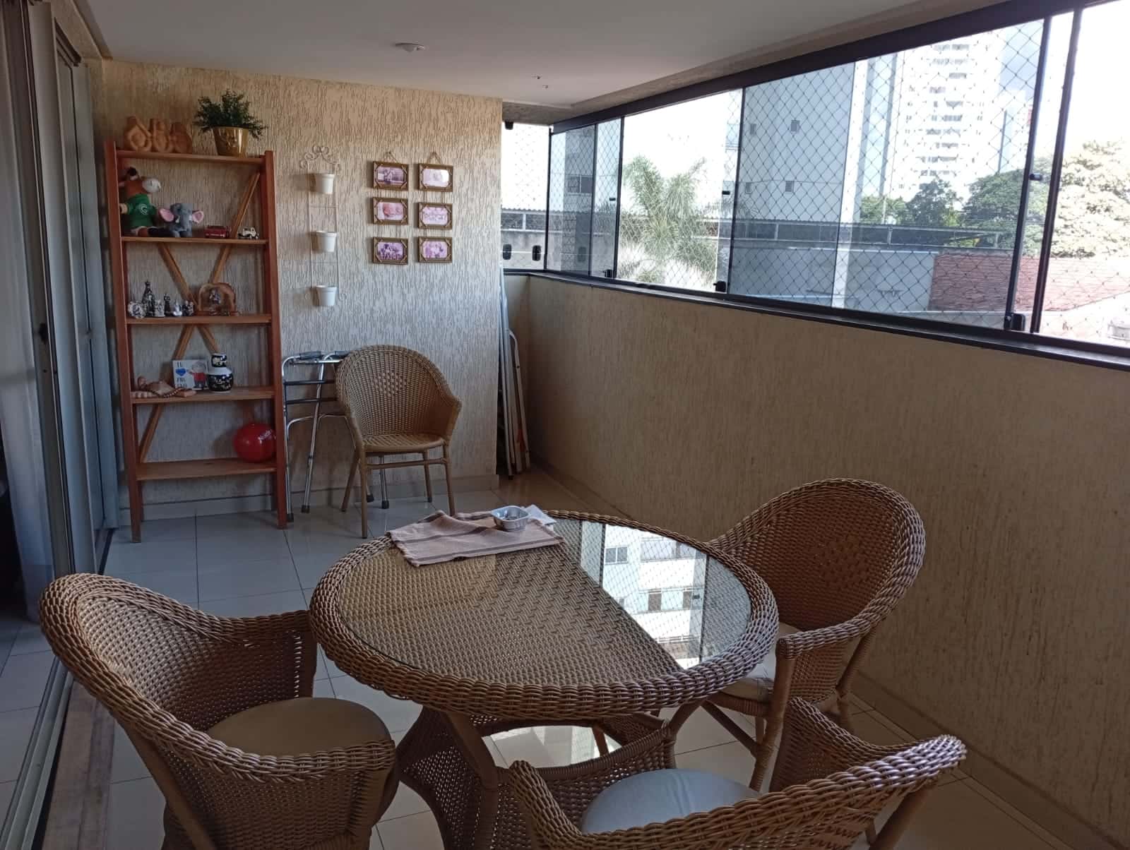 Apartamento de 3 quartos + office