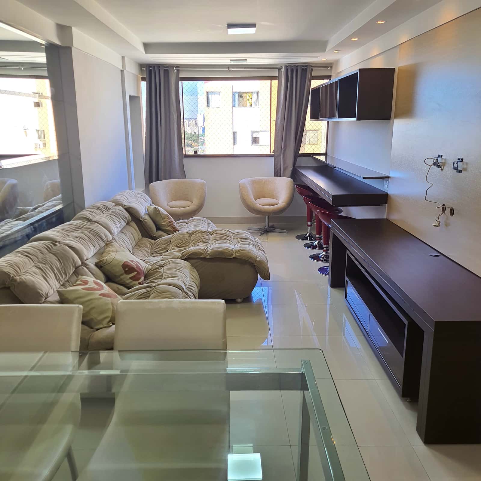 Apartamento mobiliado 110m² - 3 quartos, sendo 1 suíte+suíte americana - Ed. Posseidon -  Setor Bueno