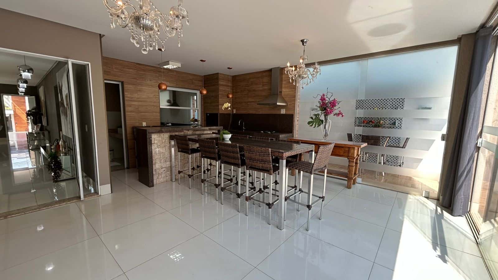 Sobrado de 4 suítes no Jardins Madri