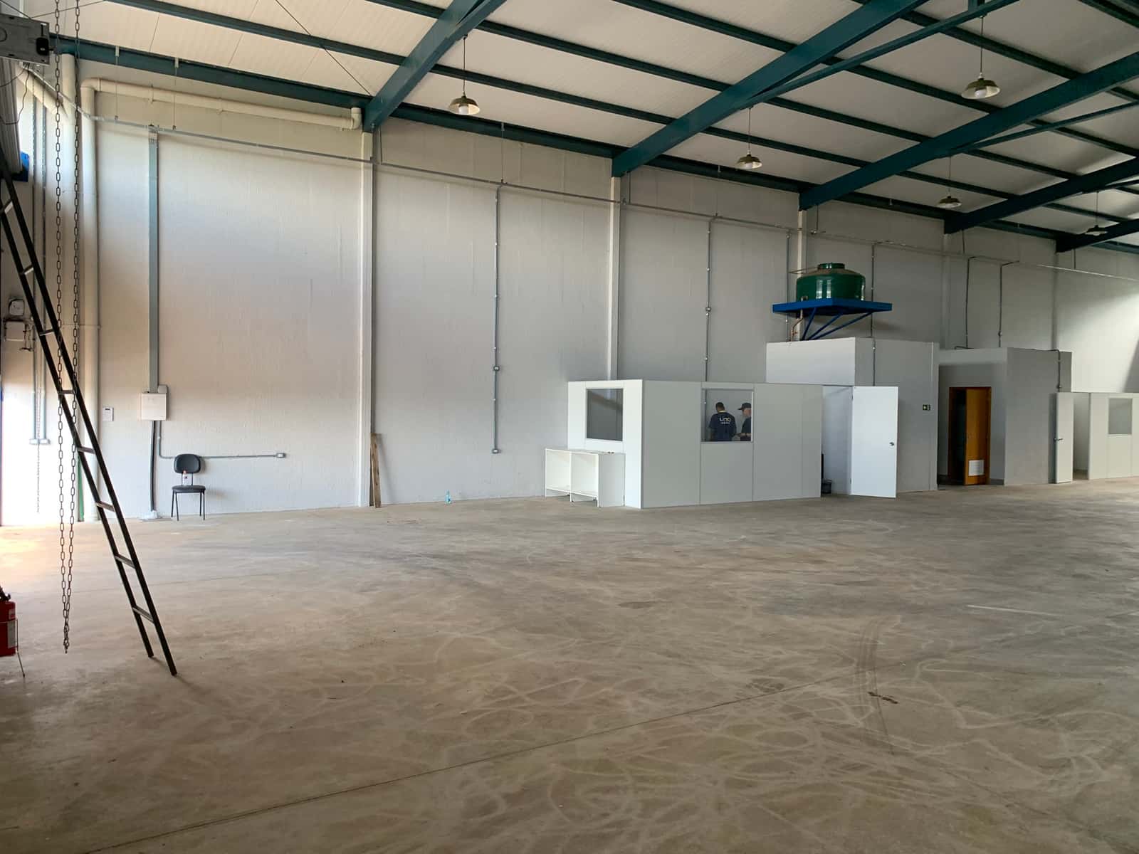 Galpão Comercial | 450m² | Estrutura Moderna e Alto Potencial no Jardim Helvécia