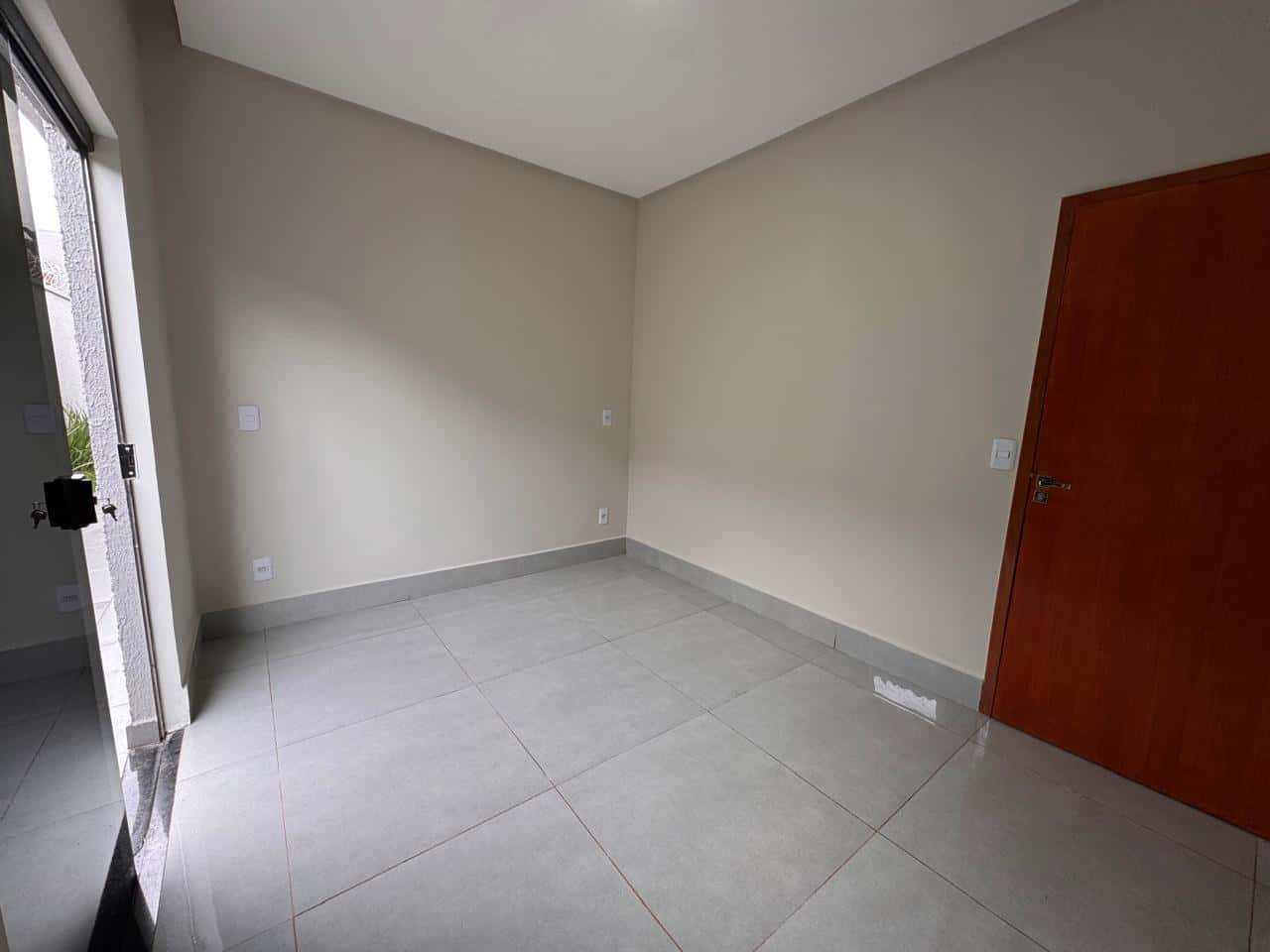 LINDA CASA NO SETOR MONTE AZUL - SENADOR CANEDO
