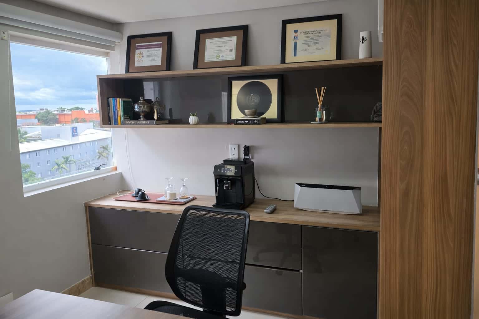 Sala Comercial Premium, no Ed. Office Flamboyant, com 3 Ambientes e Estrutura Tecnológica - Jd. Goiás