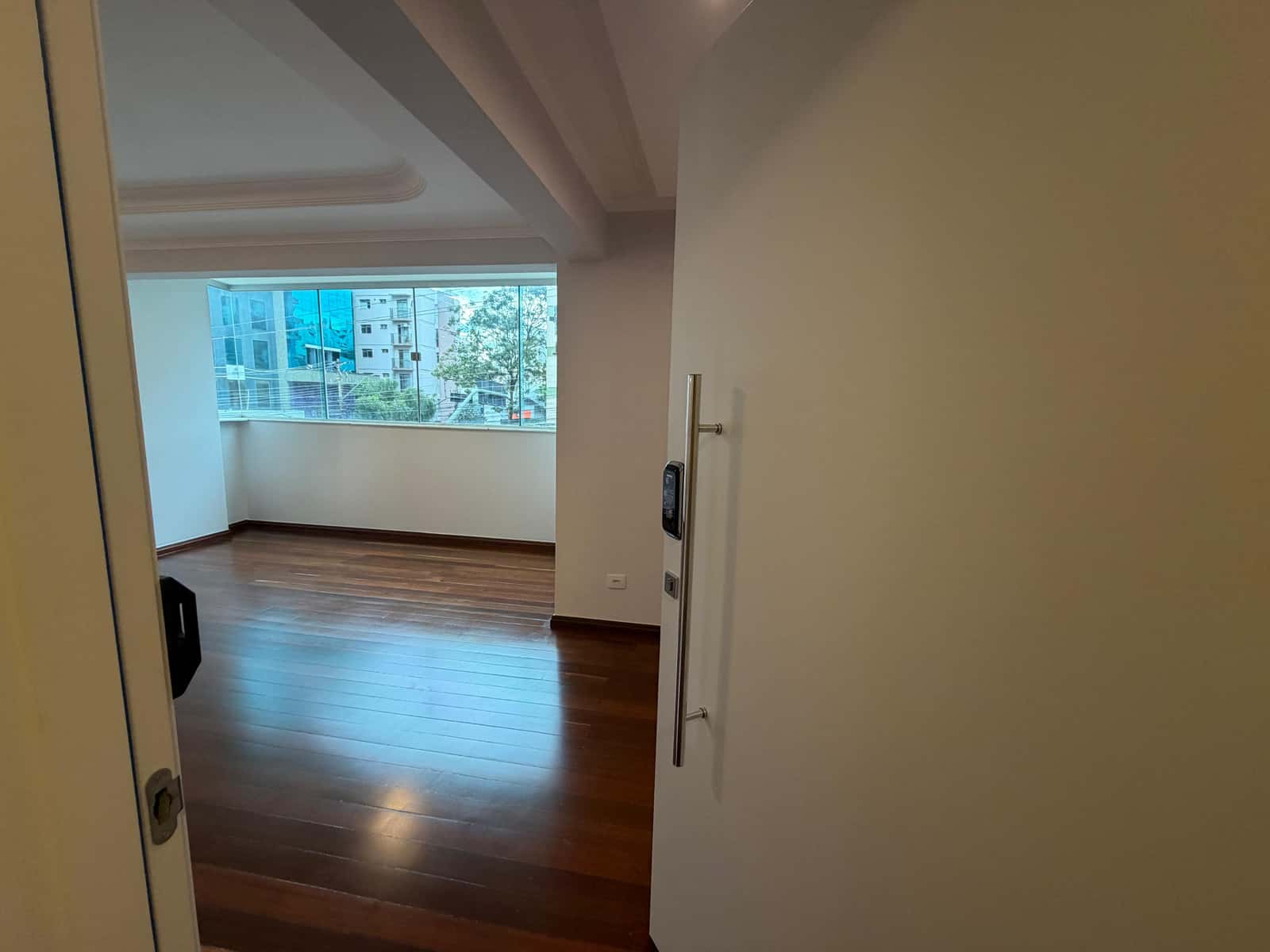 Apartamento Setor OESTE  | 160m² | 3Q + Office | Nascente | Reforma completa