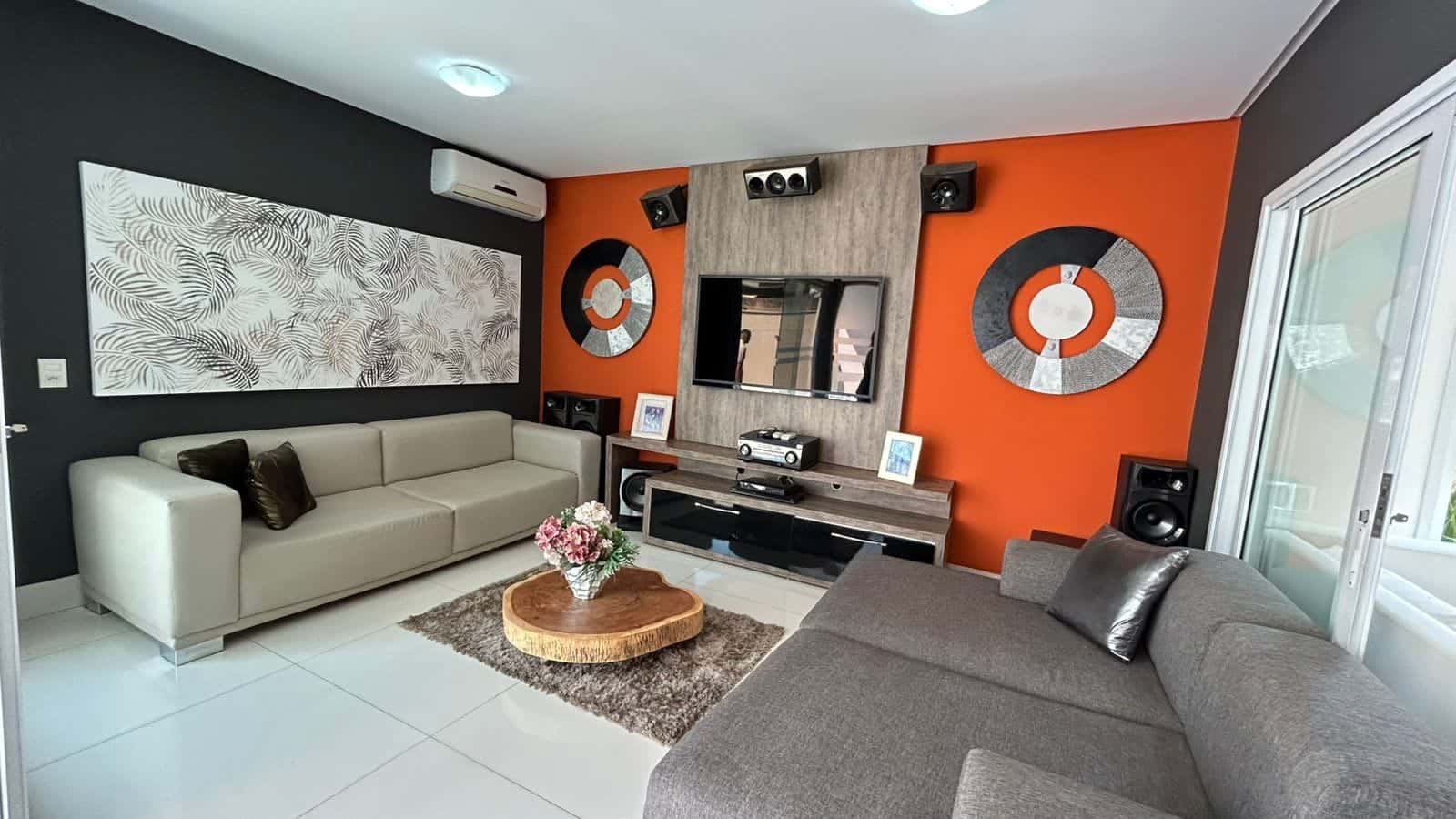 Sobrado de 4 suítes no Jardins Madri