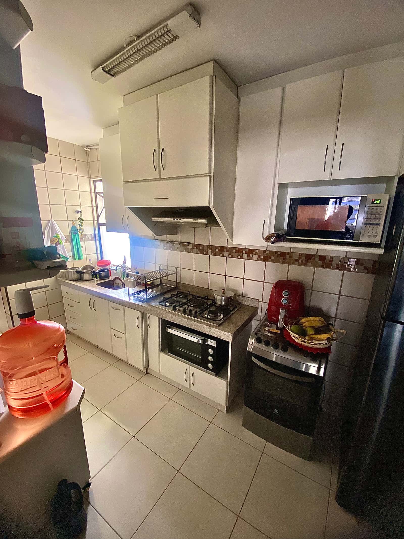 Apartamento com 117 Metros, Sacada ampla com 2 vagas de Garagem individual