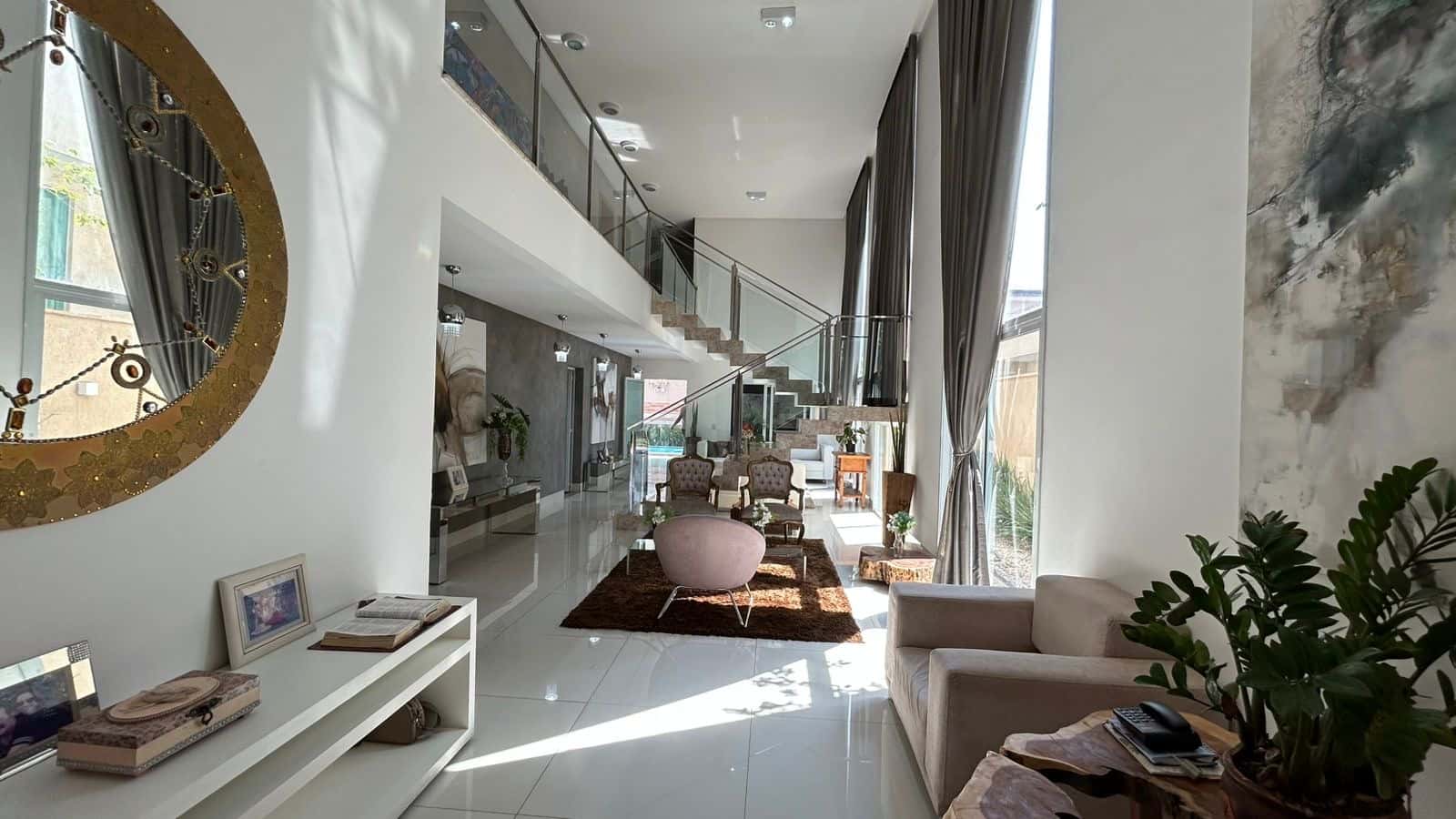 Sobrado de 4 suítes no Jardins Madri