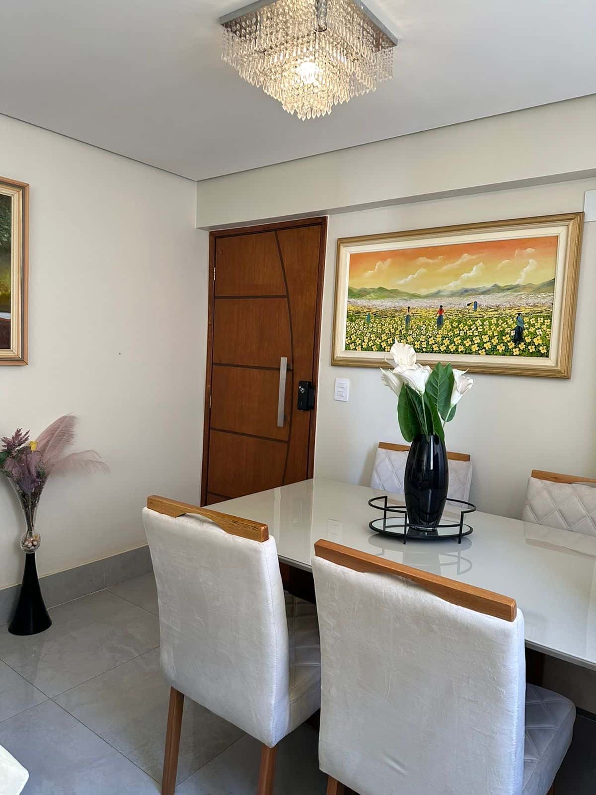 Apartamento com vista livre no Setor Oeste  Com 118 metros com 3 quartos sendo 1 suite