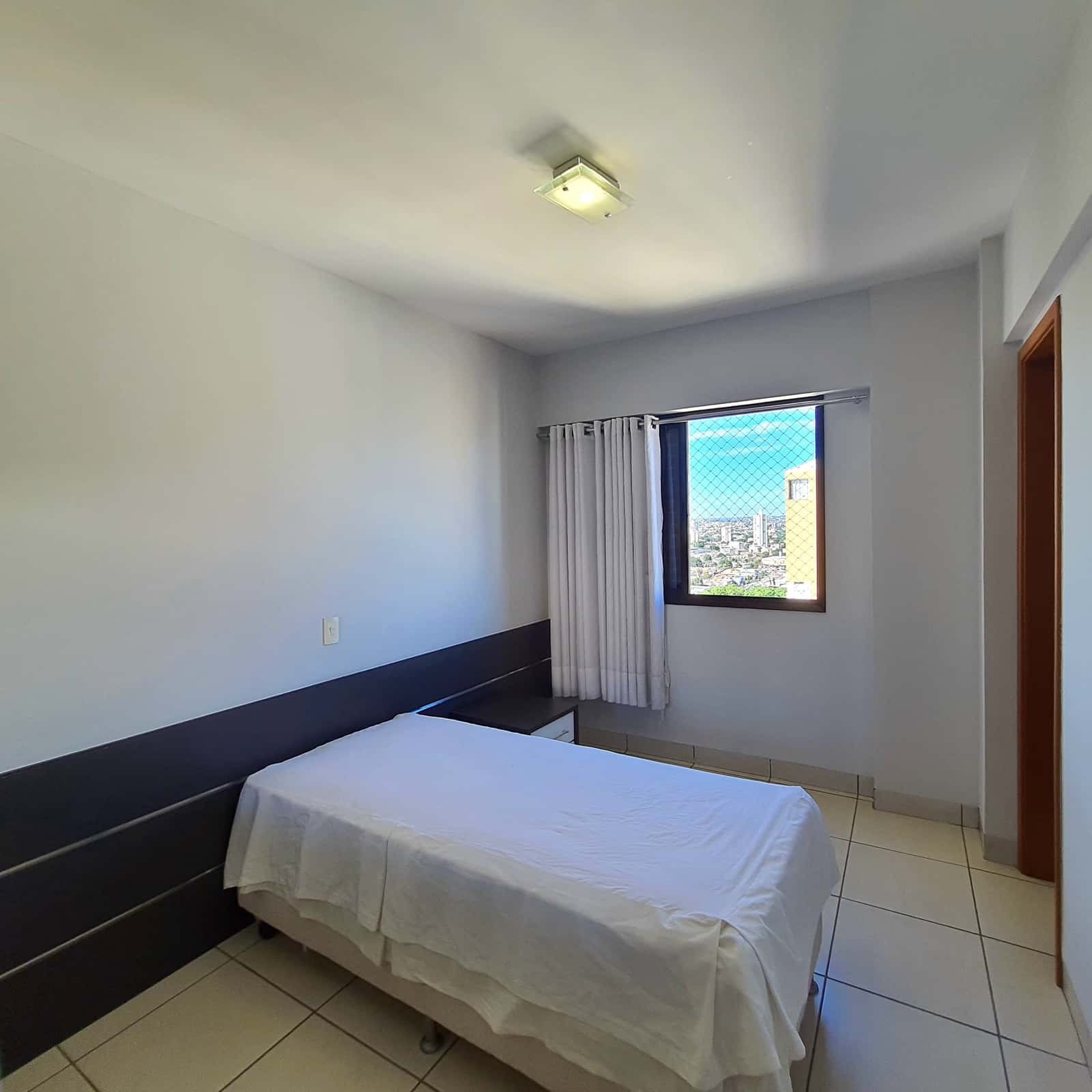 Apartamento mobiliado 110m² - 3 quartos, sendo 1 suíte+suíte americana - Ed. Posseidon -  Setor Bueno