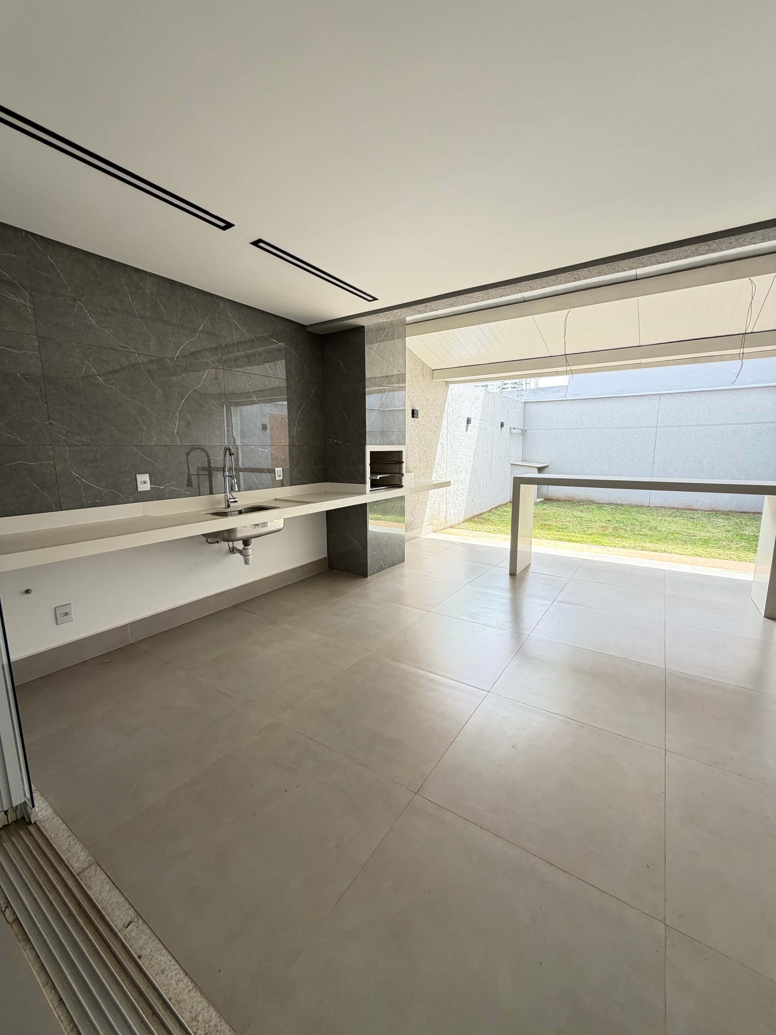 Vendo Casa Sobrado no Setor Sudoeste