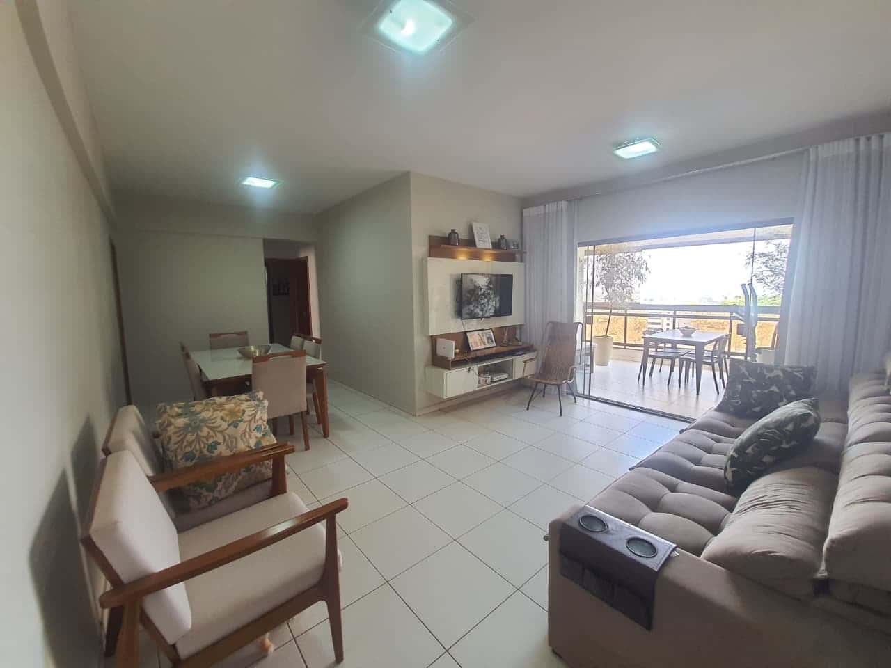 Apartamento 3 quartos (3 suítes) Setor Bueno - Andar alto - Vagas paralelas