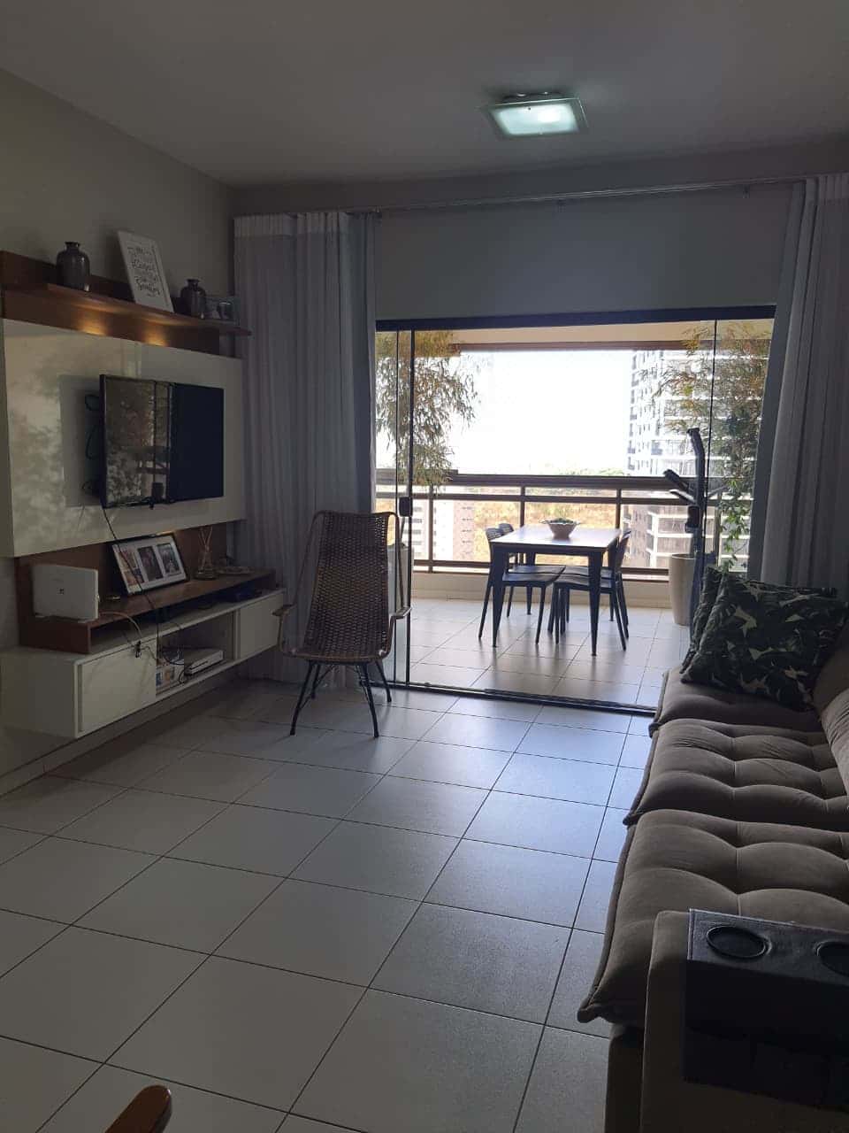 Apartamento 3 quartos (3 suítes) Setor Bueno - Andar alto - Vagas paralelas
