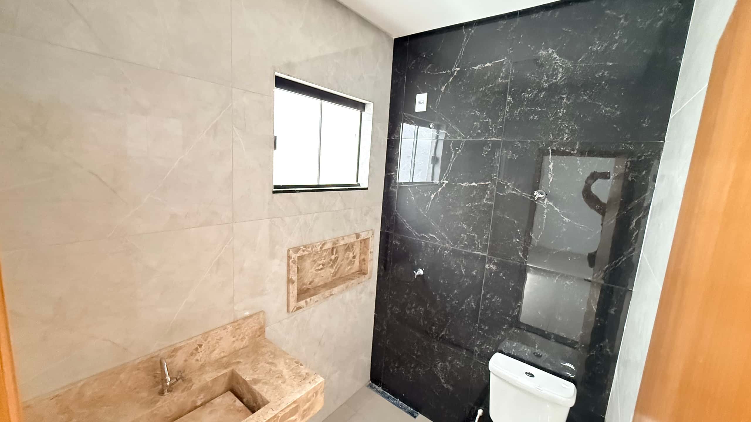 Casa 3Q 1 Suite Str. Helvecia AP. de Goiânia