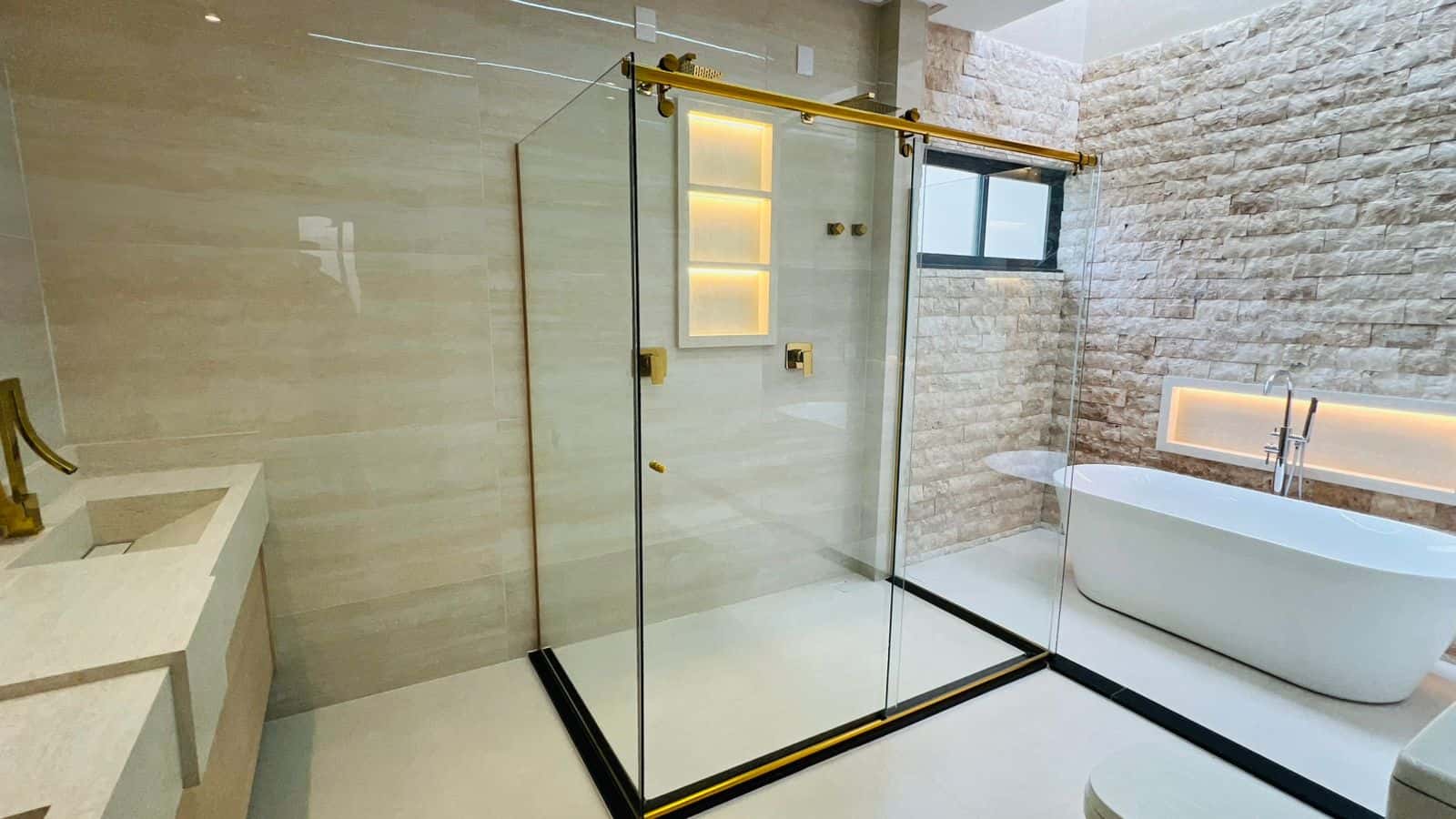 CASA - LOCALIZAÇÃO PRIVILEGIADA