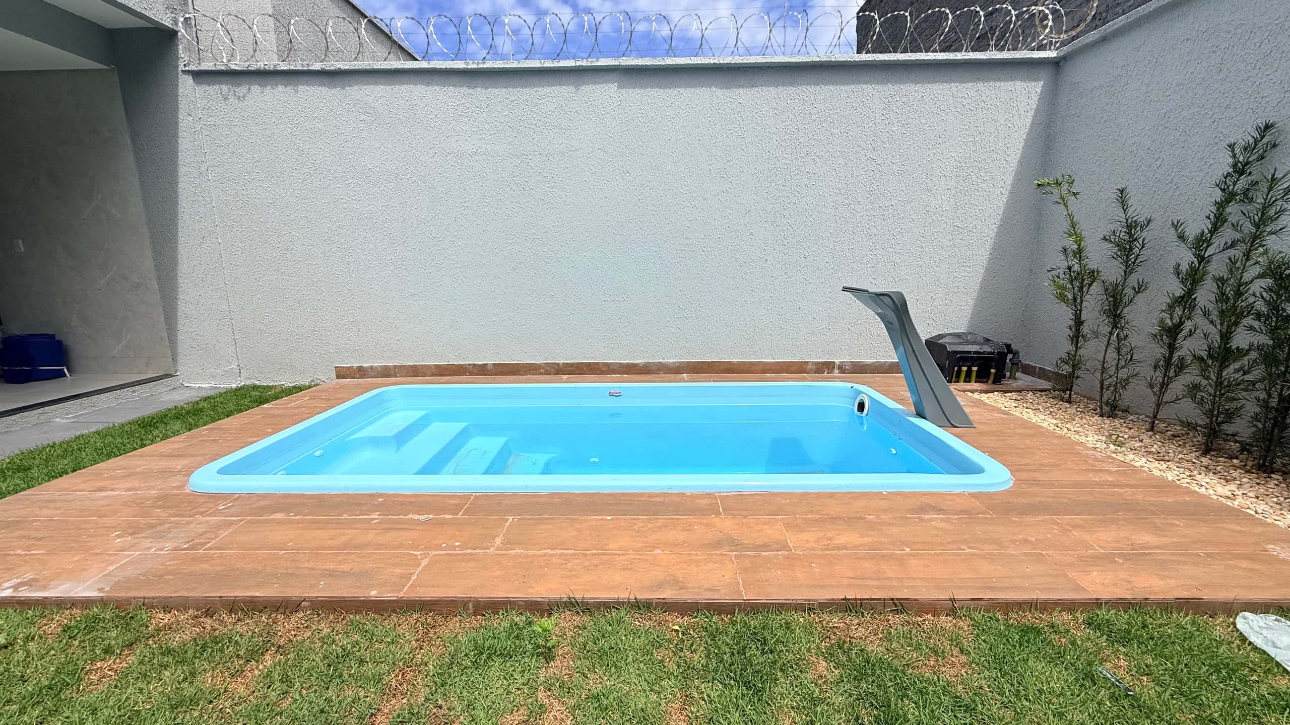 Casa 3Q 1 Suite Str. Helvecia AP. de Goiânia