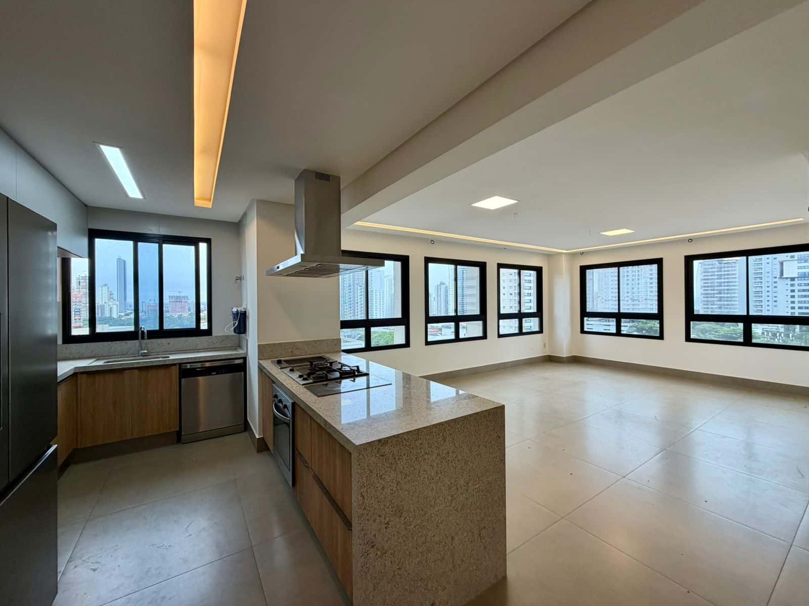 Apartamento com 3 suítes plenas no Setor Bueno