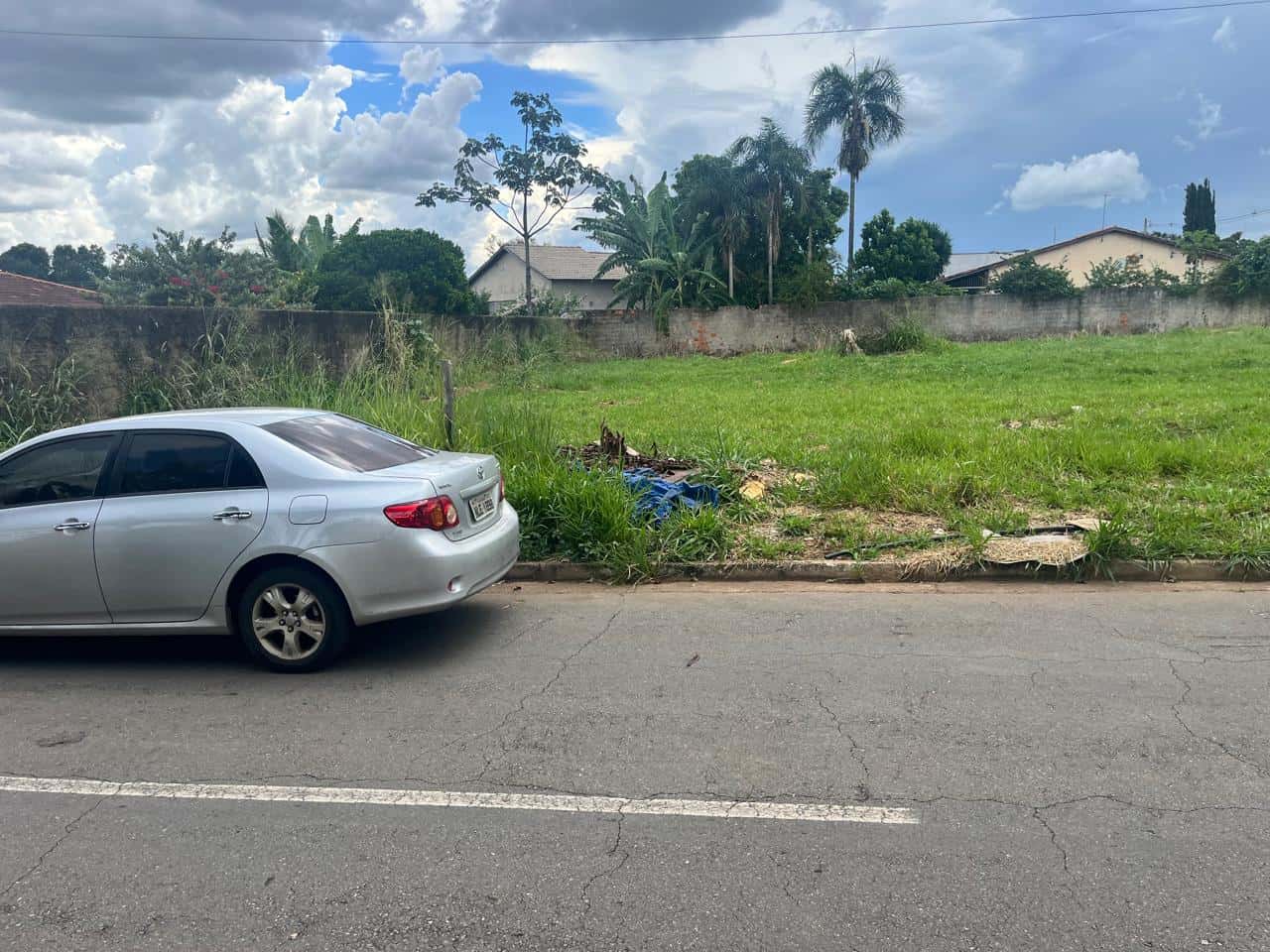 Lote na avenida Guajupia ao lado da avenida Rio verde
