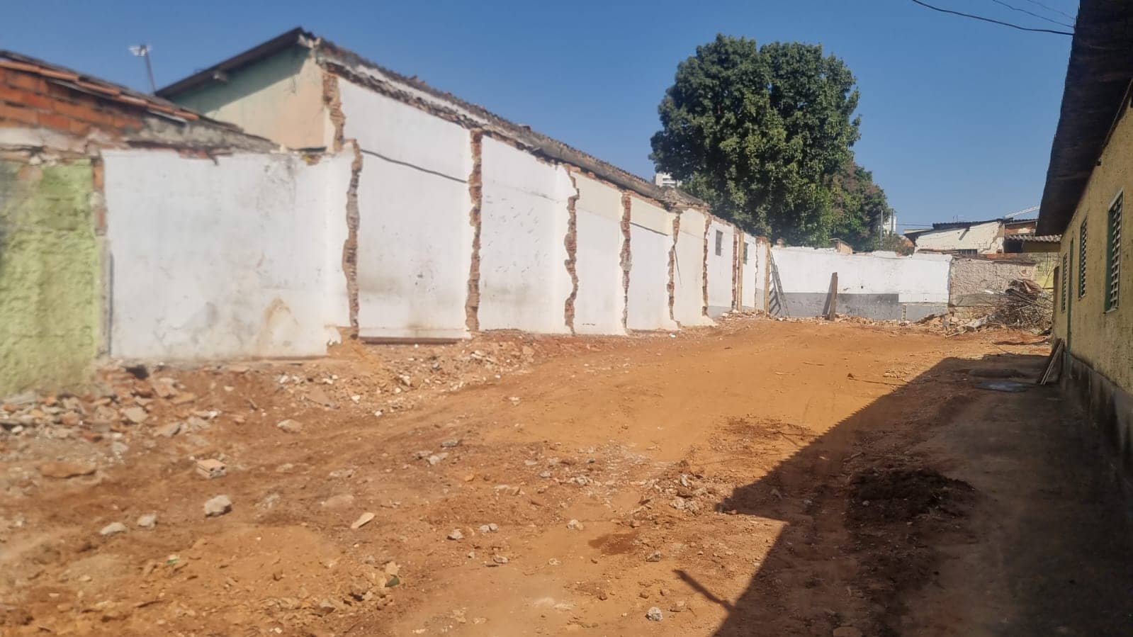 Lote Oportunidade no Setor Pedro Ludovico | Topografia Escorrida para a Rua