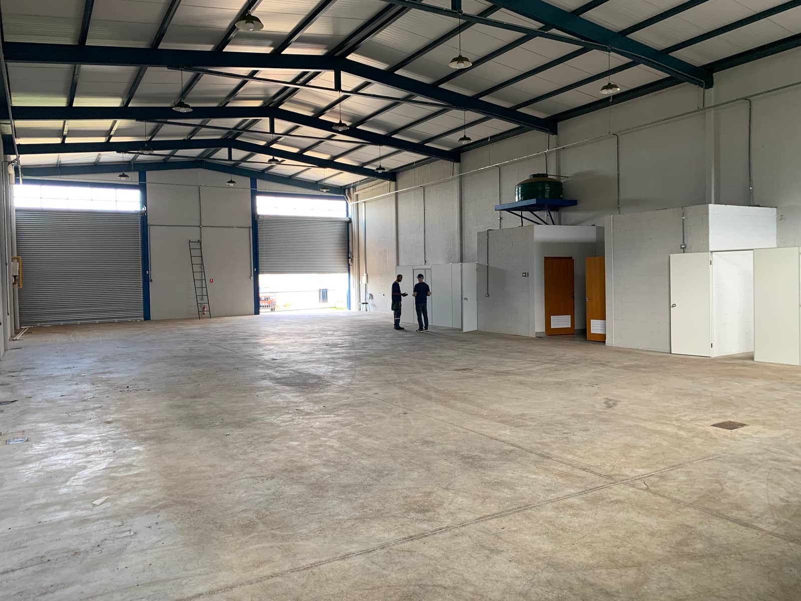 Galpão Comercial | 450m² | Estrutura Moderna e Alto Potencial no Jardim Helvécia