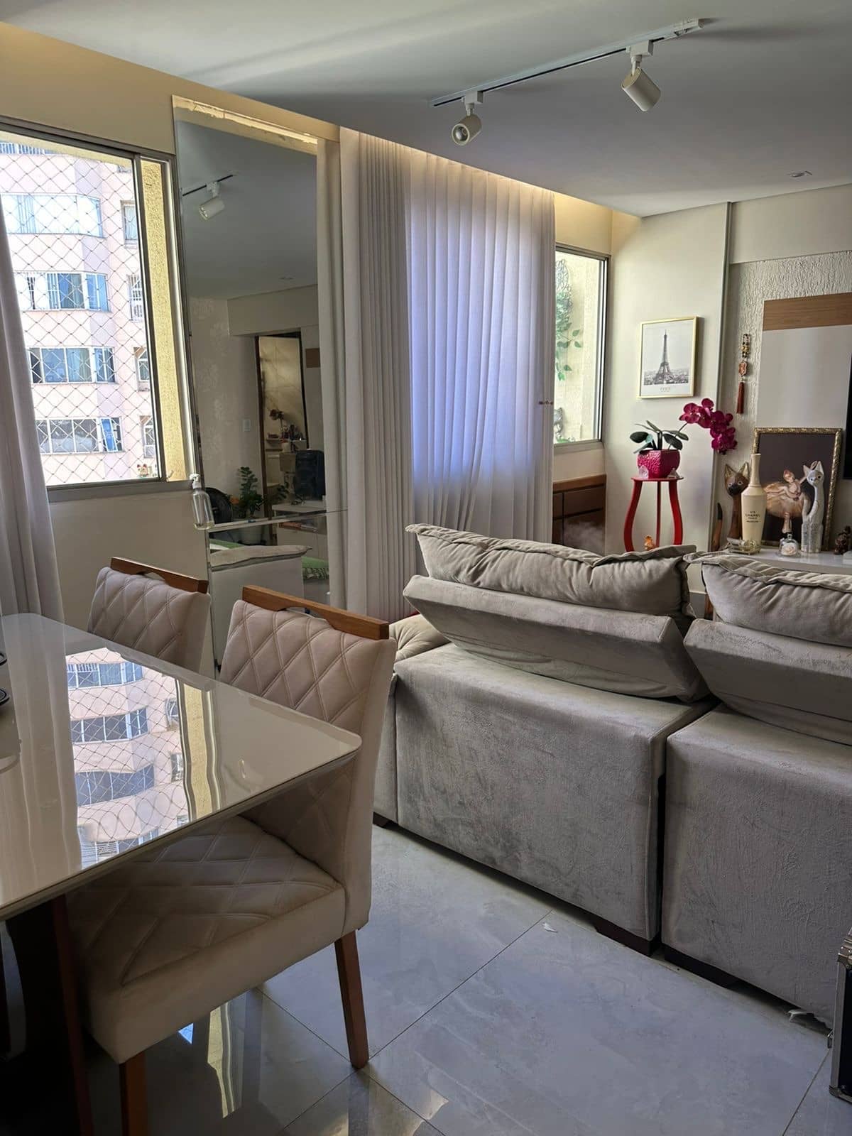 Apartamento com vista livre no Setor Oeste  Com 118 metros com 3 quartos sendo 1 suite