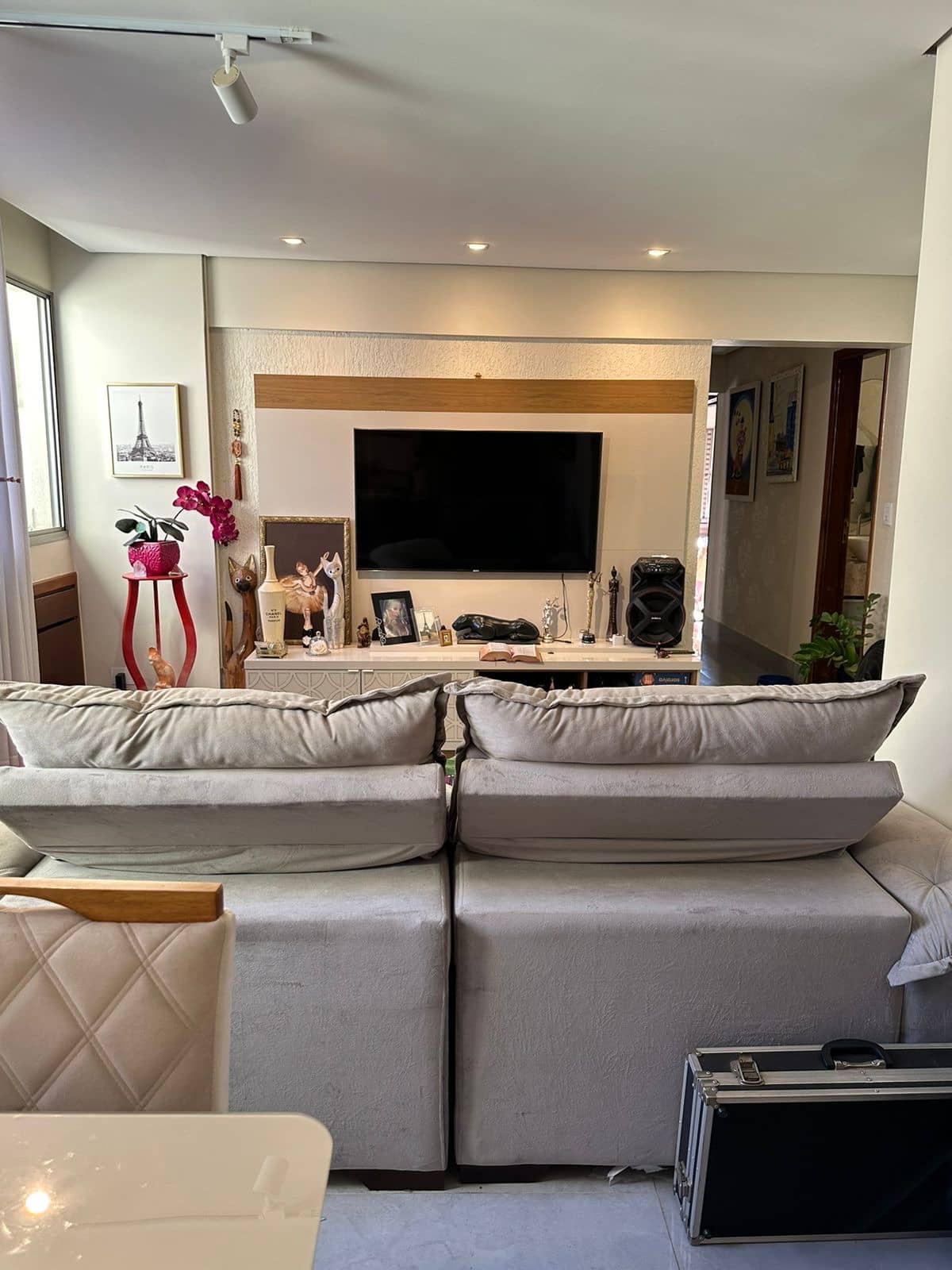 Apartamento com vista livre no Setor Oeste  Com 118 metros com 3 quartos sendo 1 suite