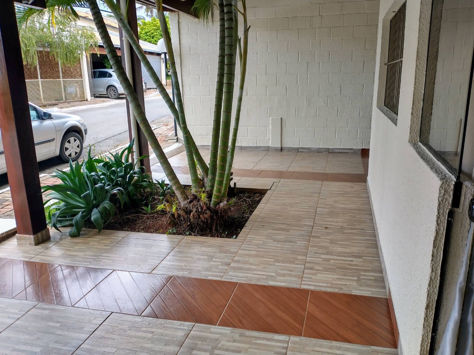 CASA EM CONDOMINIO FECHADO