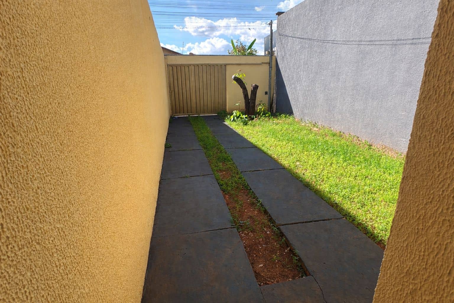 Casa de 2 quartos com suite - Tremendão