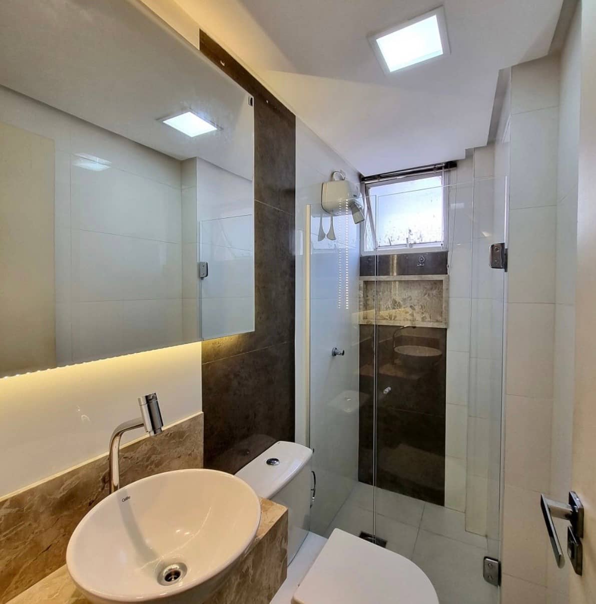 Apartamento 2Q com 1 Suíte Setor Bueno (Andar alto ,Nascente) 2 vagas de garagem