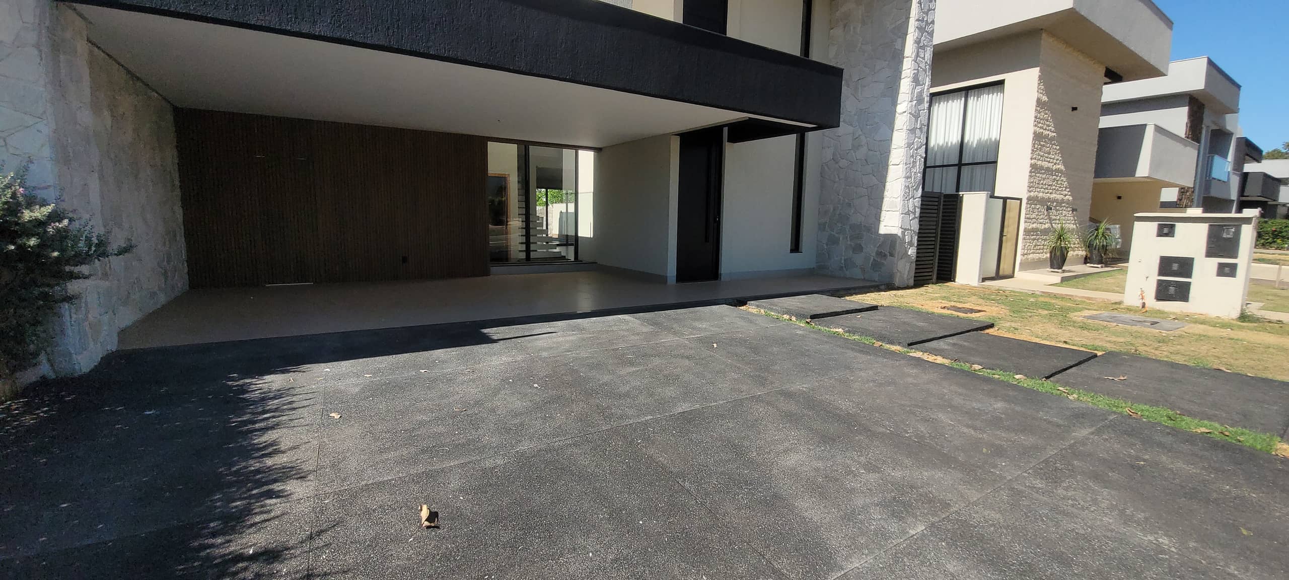 Sobrado de 320m² no Portal do Sol Green