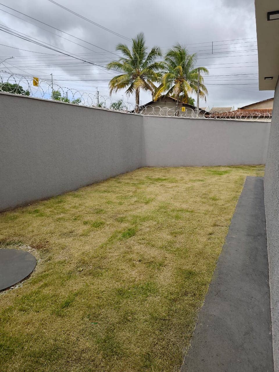 🚨 CASA DE ESQUINA | 3Q (1 SUÍTE) | SEGURANÇA + ÁREA GOURMET 🚨