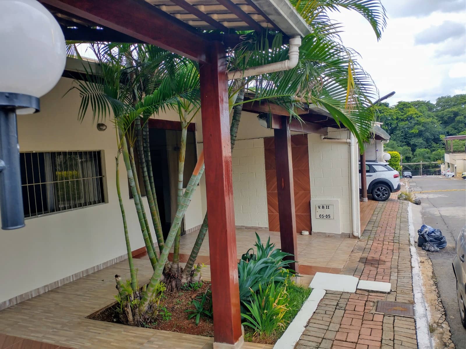 CASA EM CONDOMINIO FECHADO