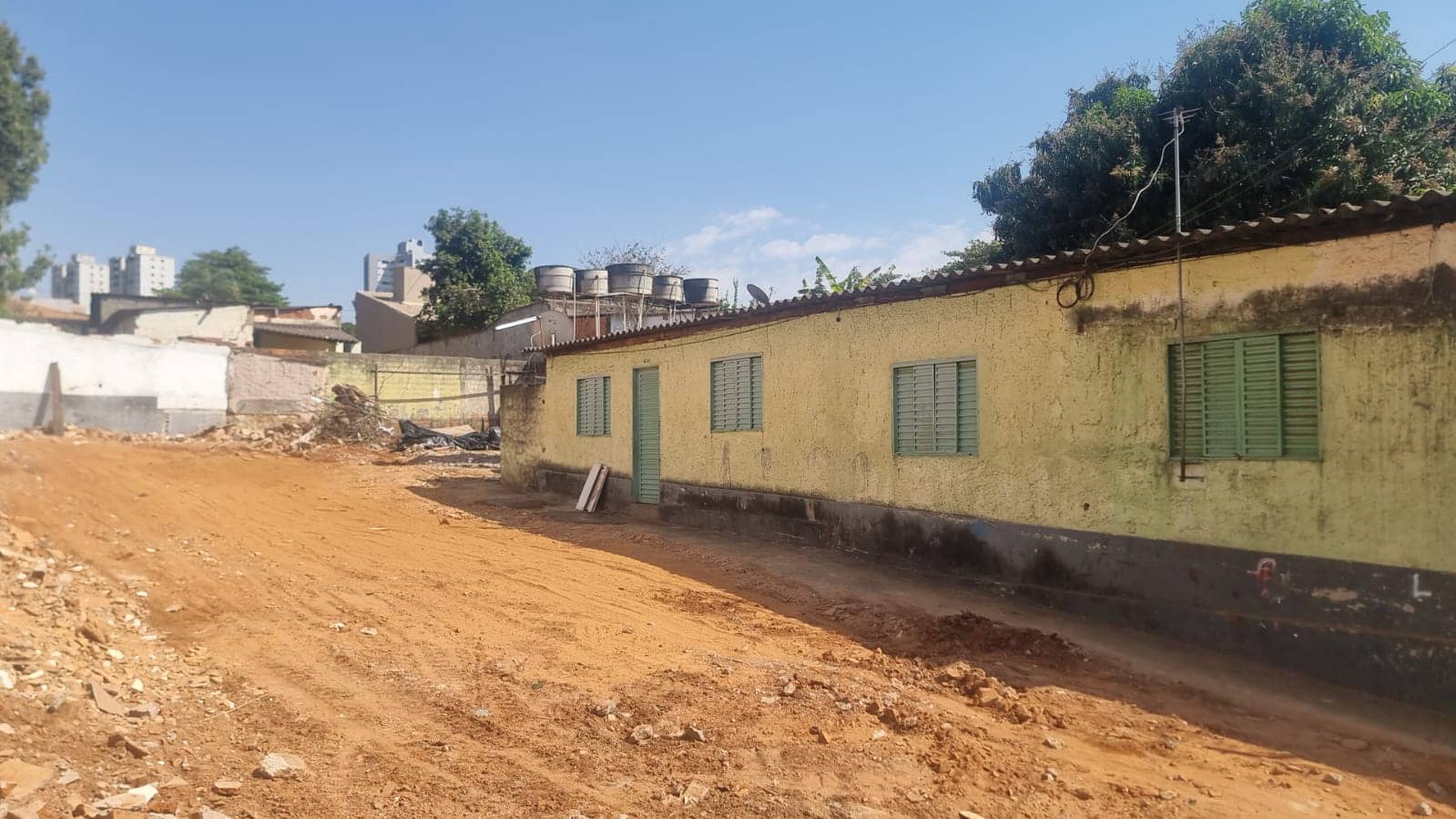 Lote Oportunidade no Setor Pedro Ludovico | Topografia Escorrida para a Rua