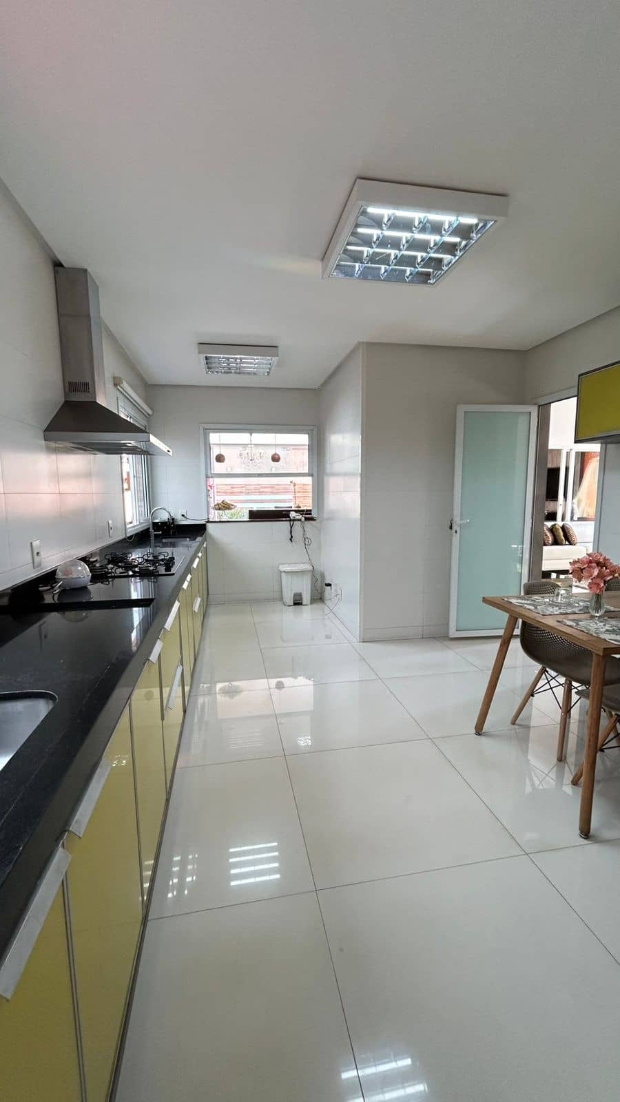 Sobrado de 4 suítes no Jardins Madri