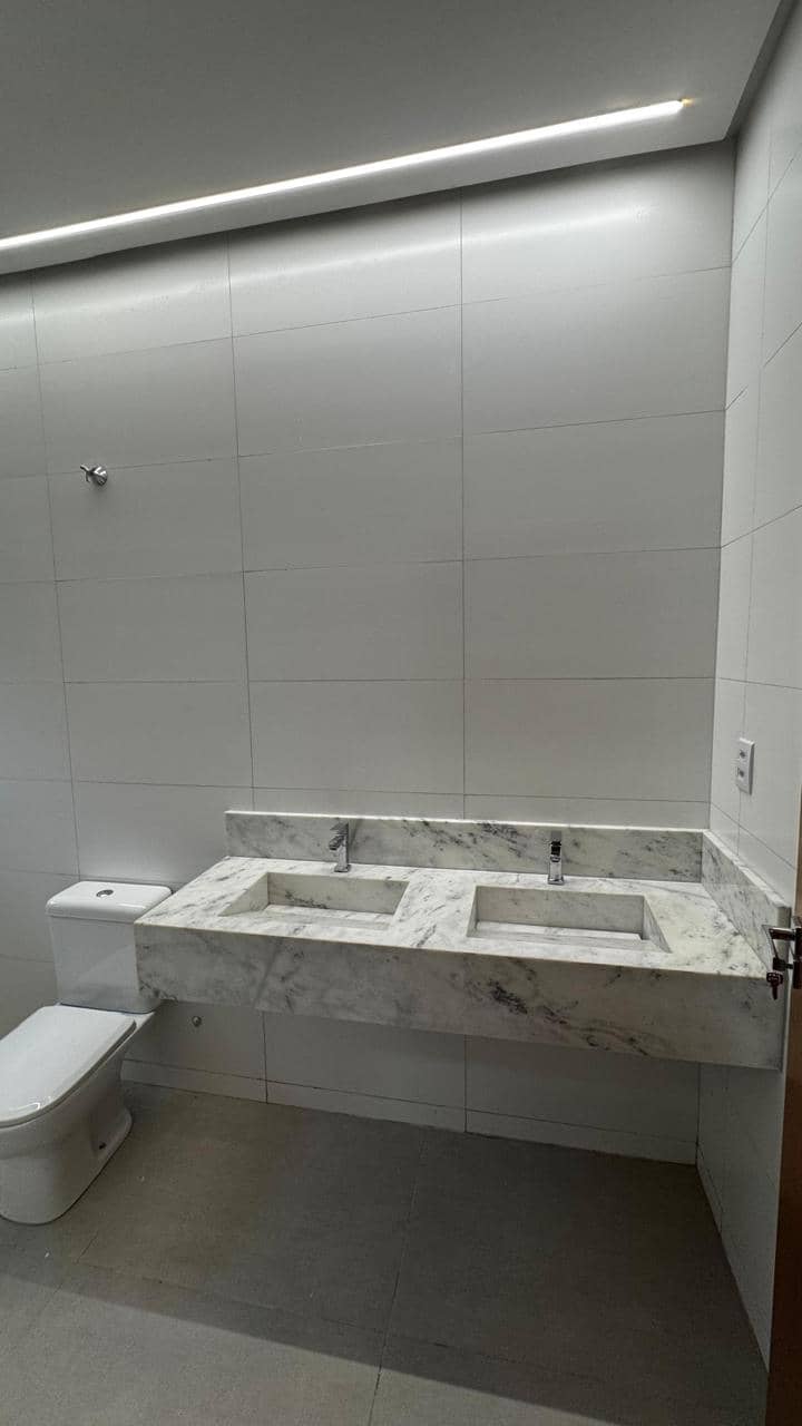 🏡 Casa Nova Alto Padrão – Setor dos Funcionários